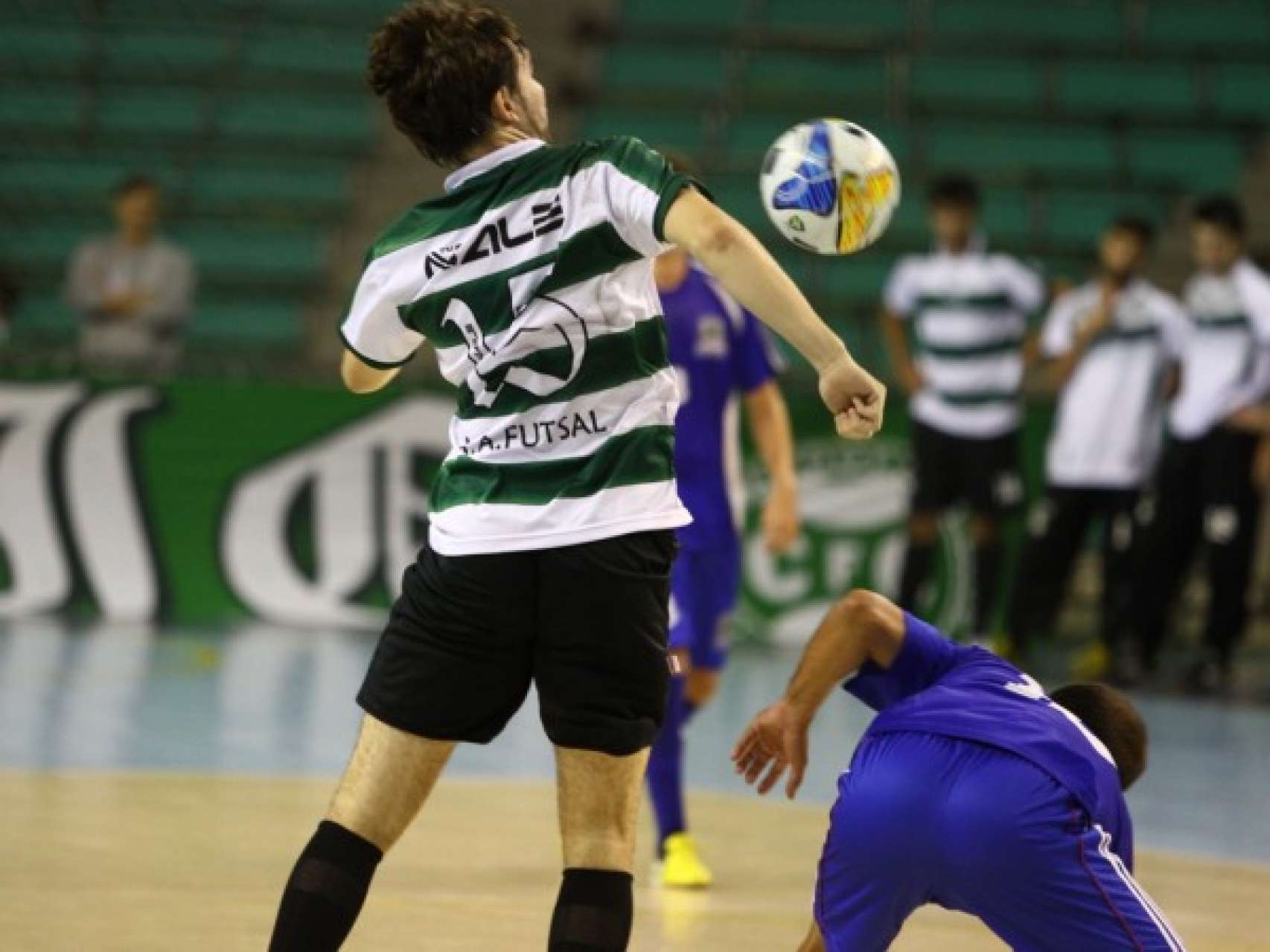 Coxa futsal empata com o Amp�re e segue no G6