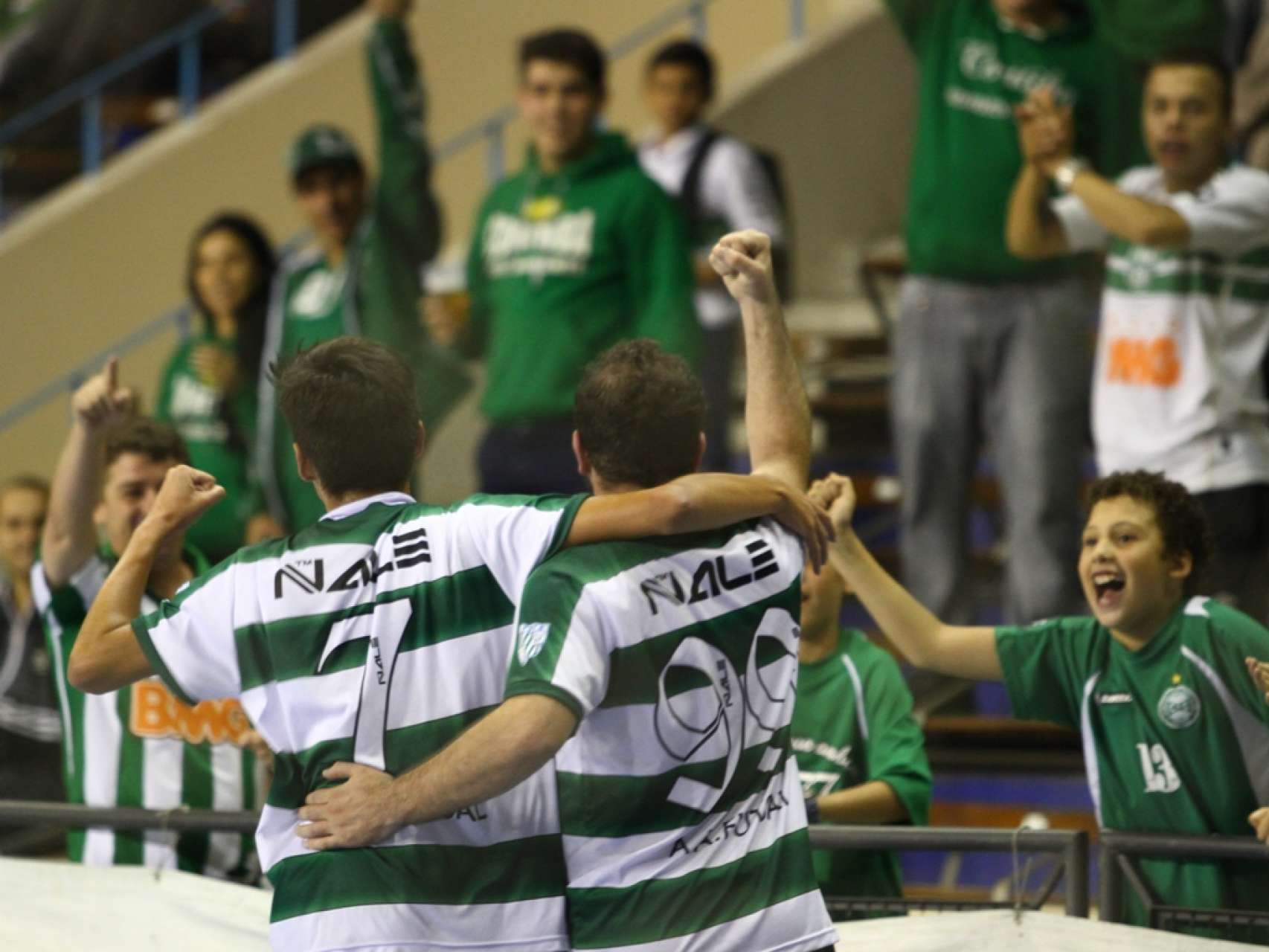 Coxa Futsal goleia o S�o Jos� dos Pinhais e lidera a S�rie Prata