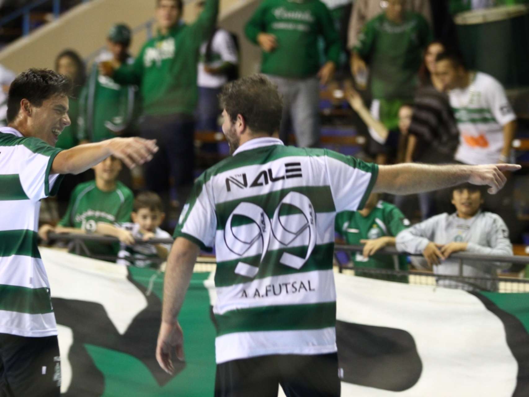 Coxa Futsal se reaproxima das primeiras posi��es