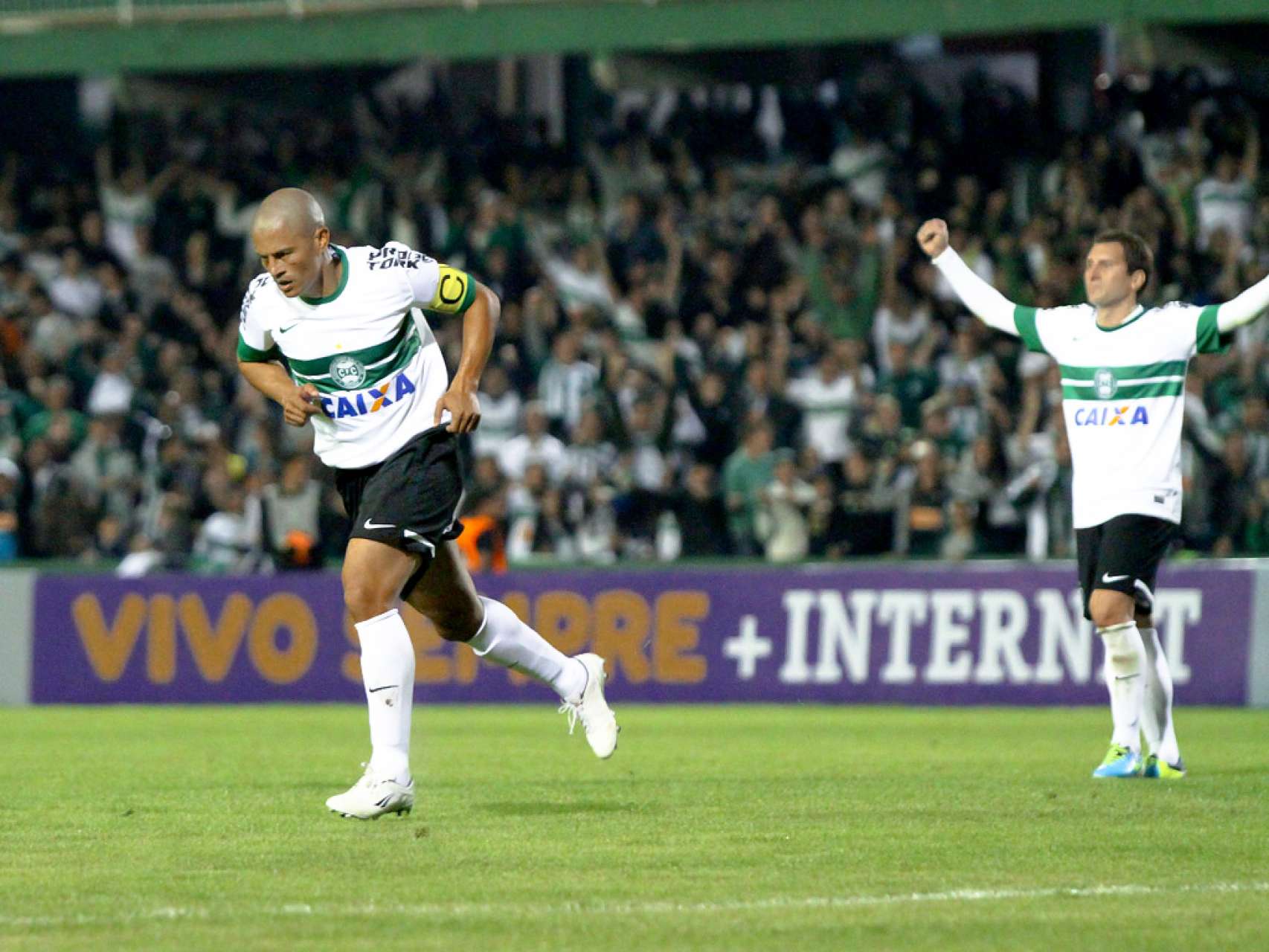Entre os primeiros, Coxa mant�m alta m�dia de gols