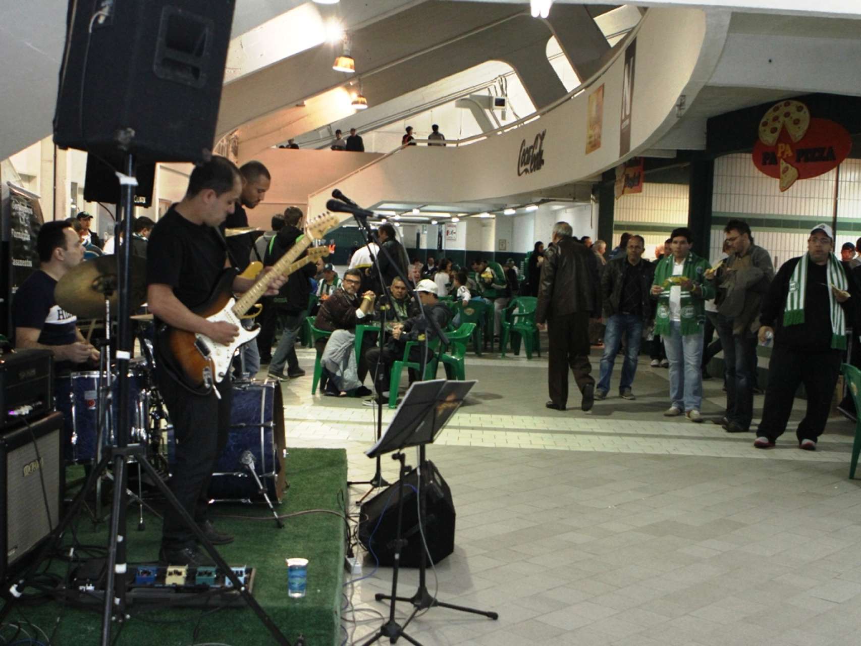 Blues e rock n�roll no Belfort Duarte