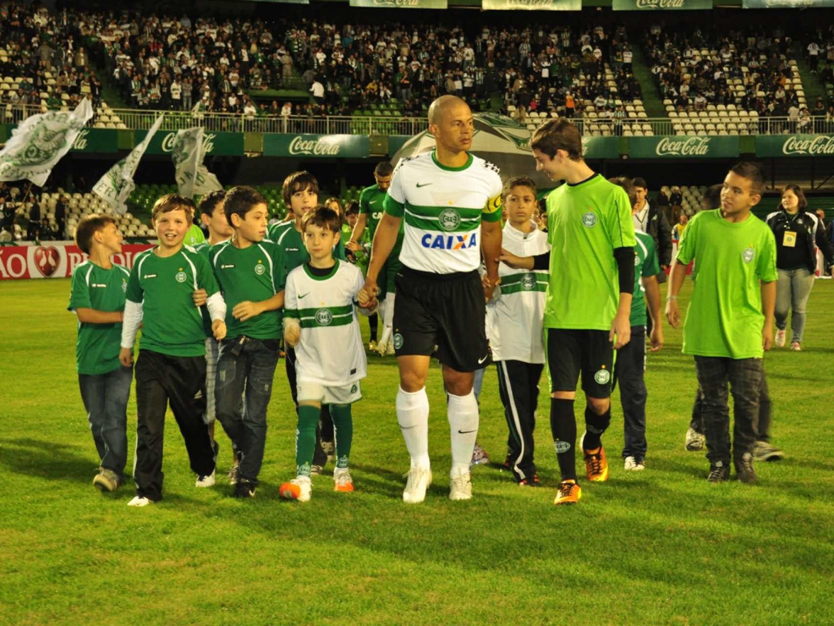 Mascotinhos para Coritiba x Vit�ria