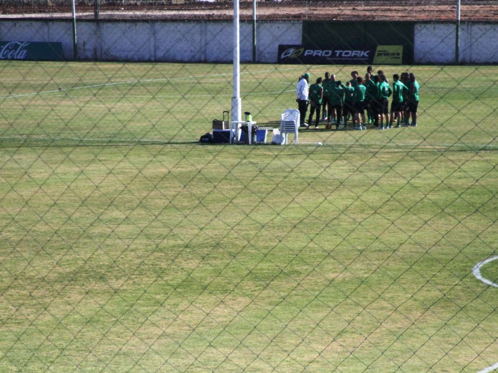 Coxa ter� cinco desfalques para encarar o Cruzeiro