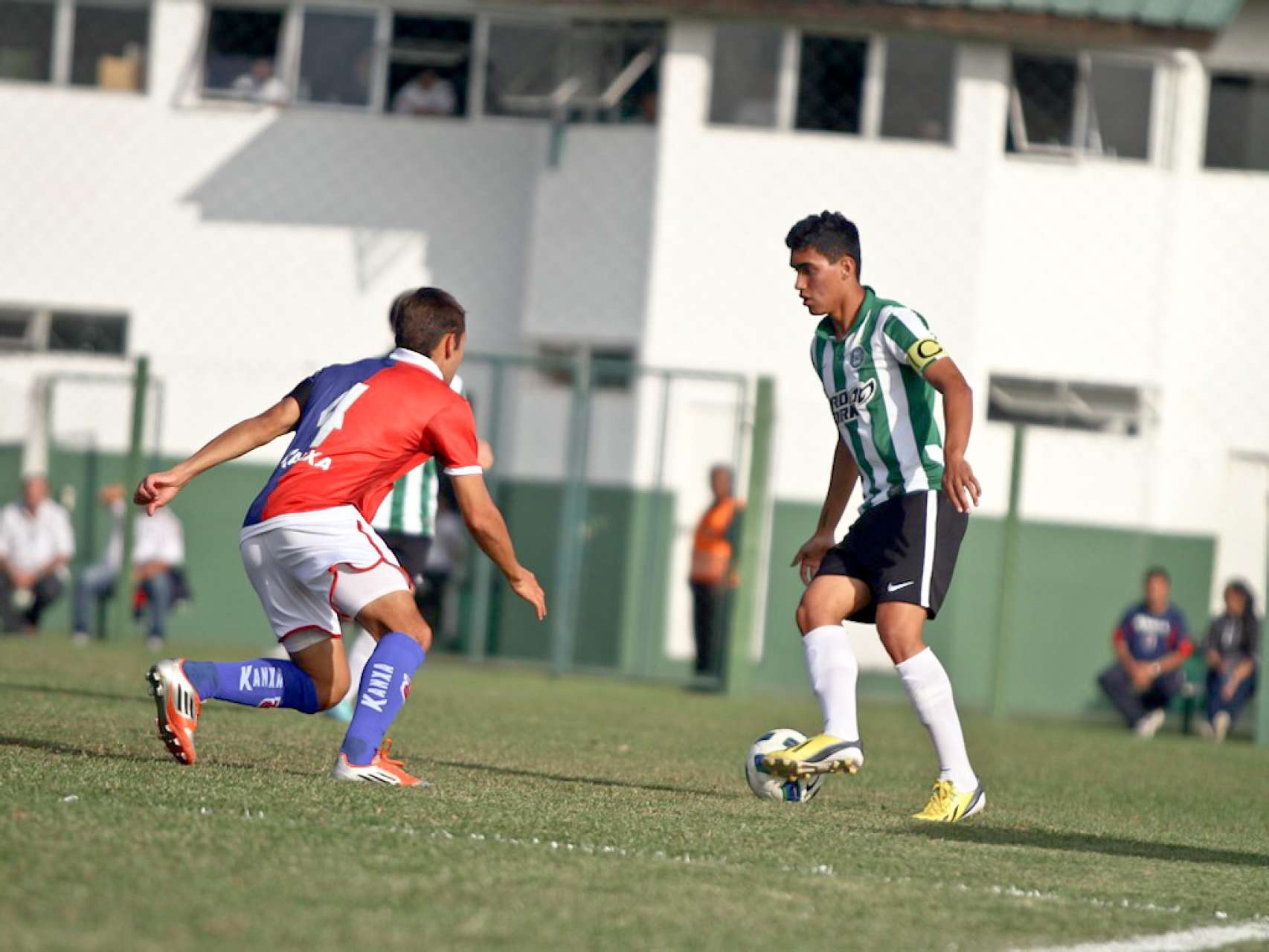 Sub-20 volta a campo na estadual