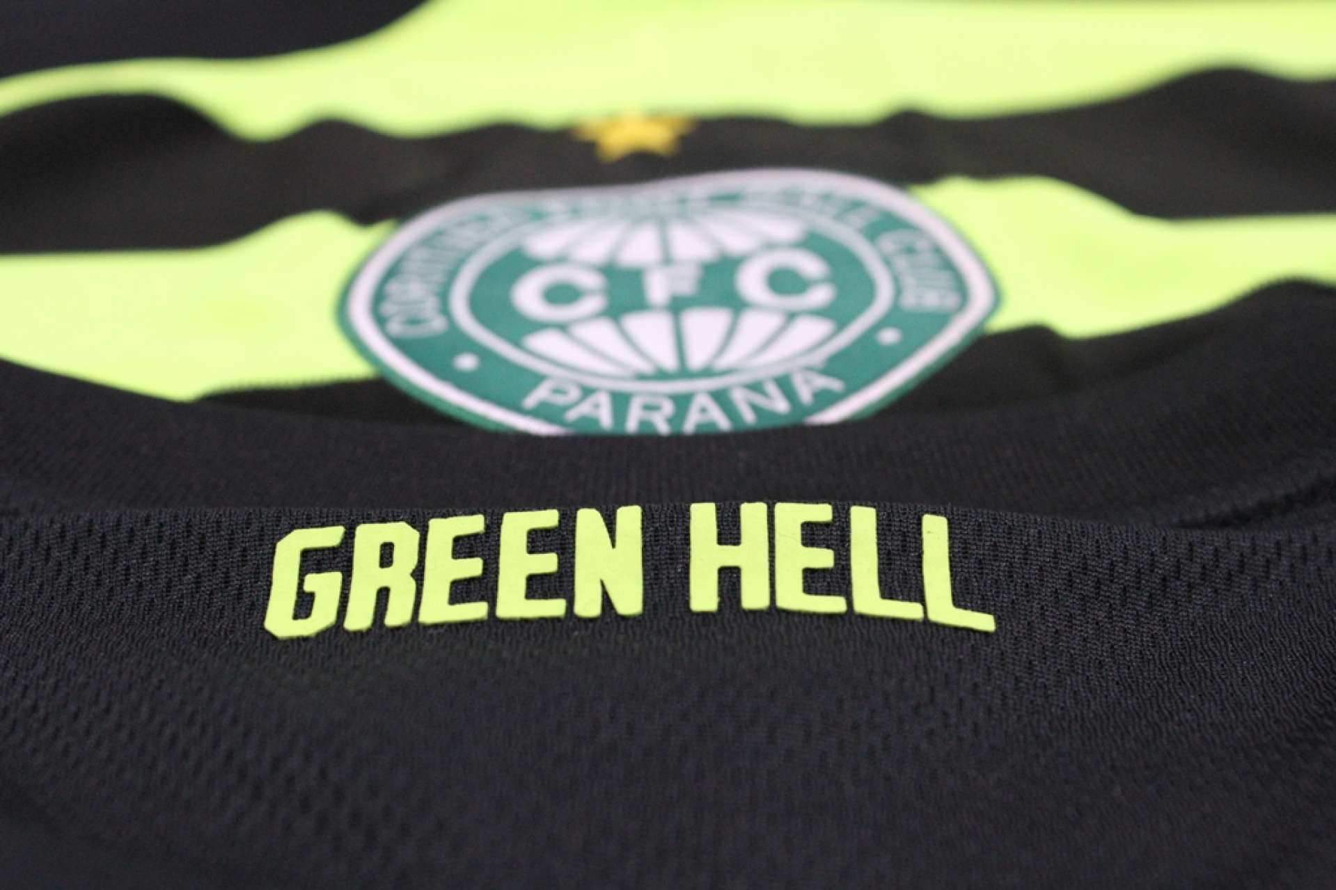 Green Hell de camisas