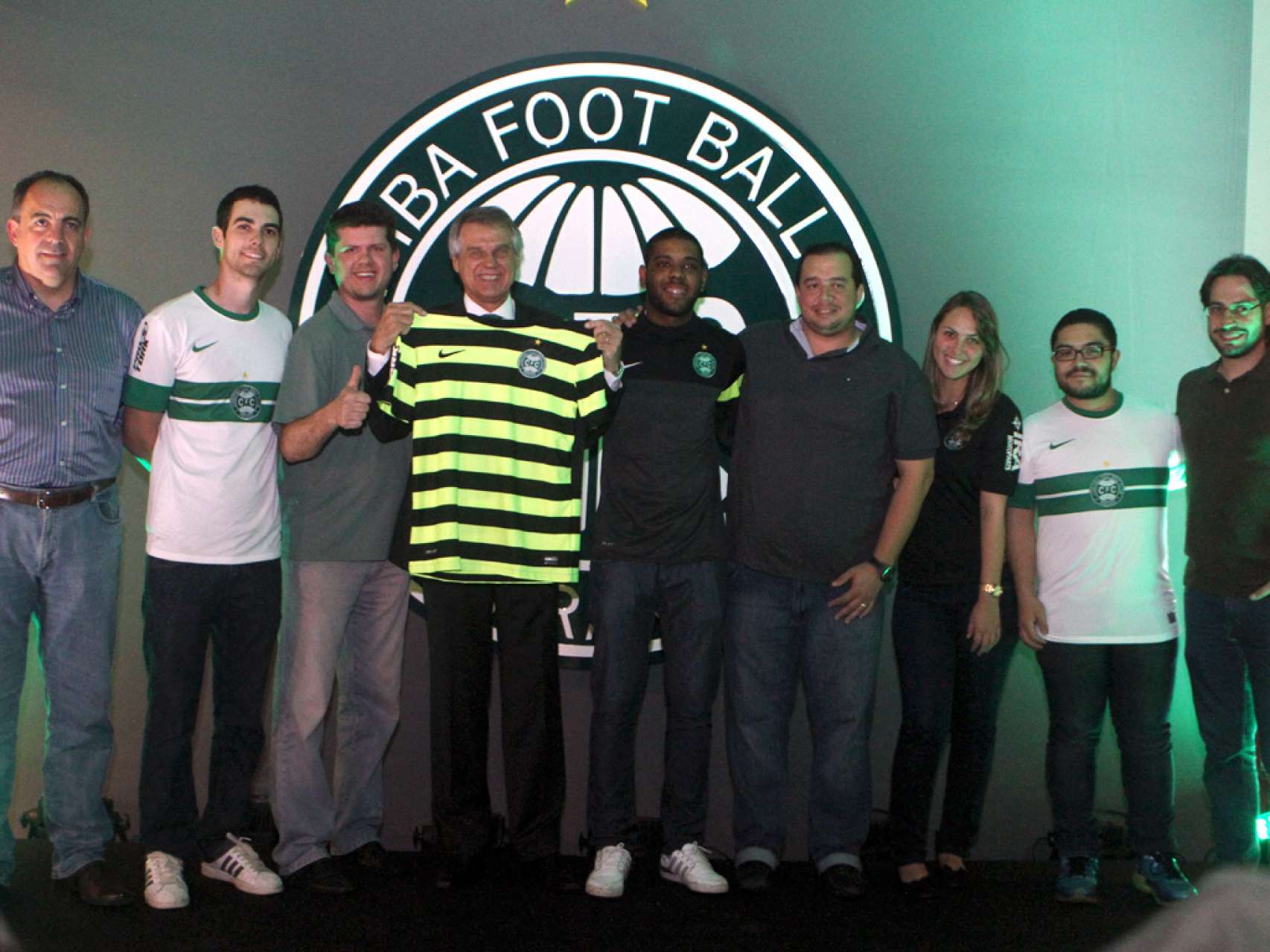 Primeiros compradores conhecem a Camisa Green Hell
