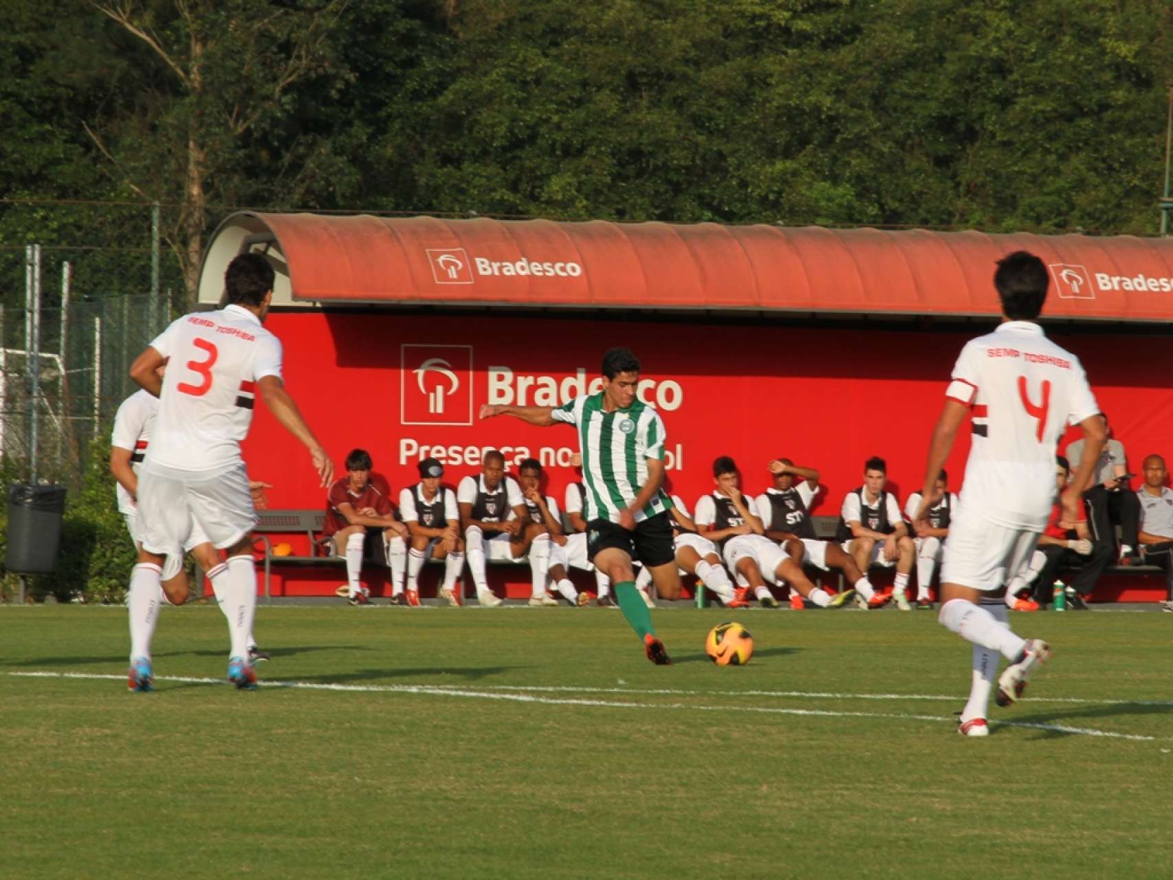Coxa sub-17 empata com o S�o Paulo