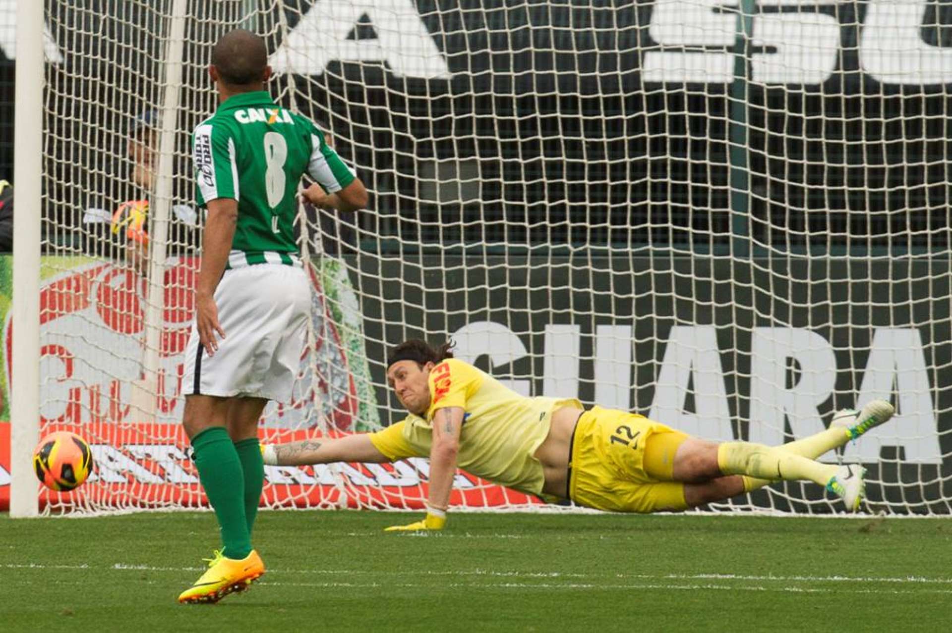Galeria Coxa: Imagens do jogo no Pacaembu