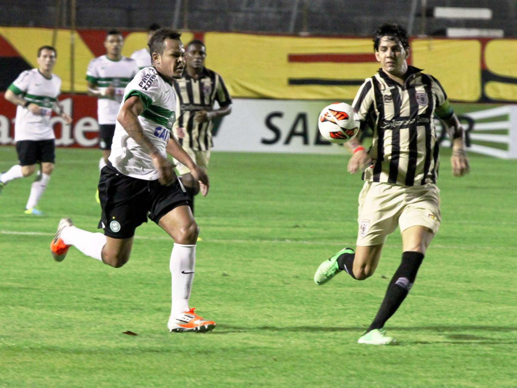 Com f� na Copa