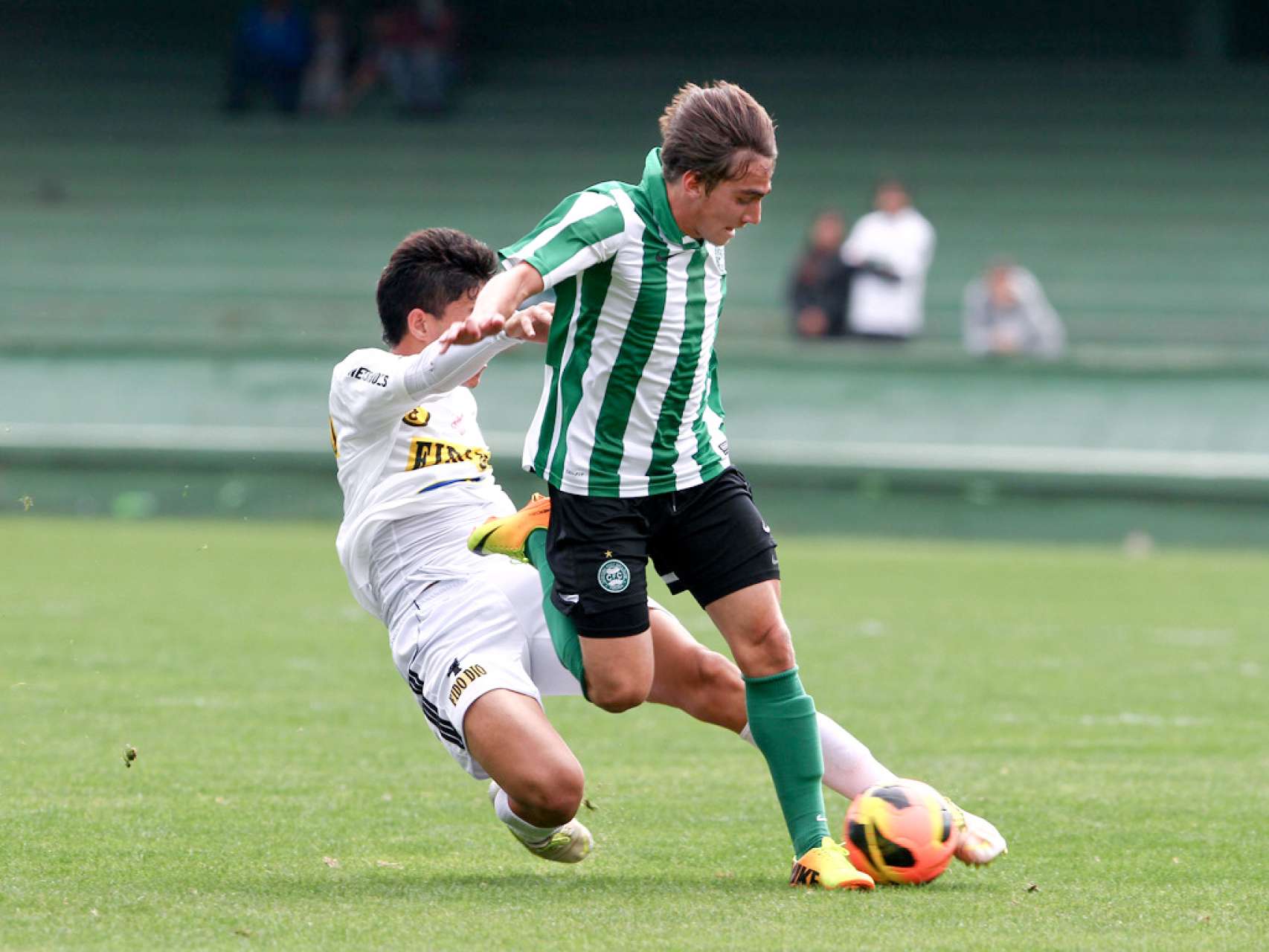 Sub-17 viaja em busca do t�tulo estadual