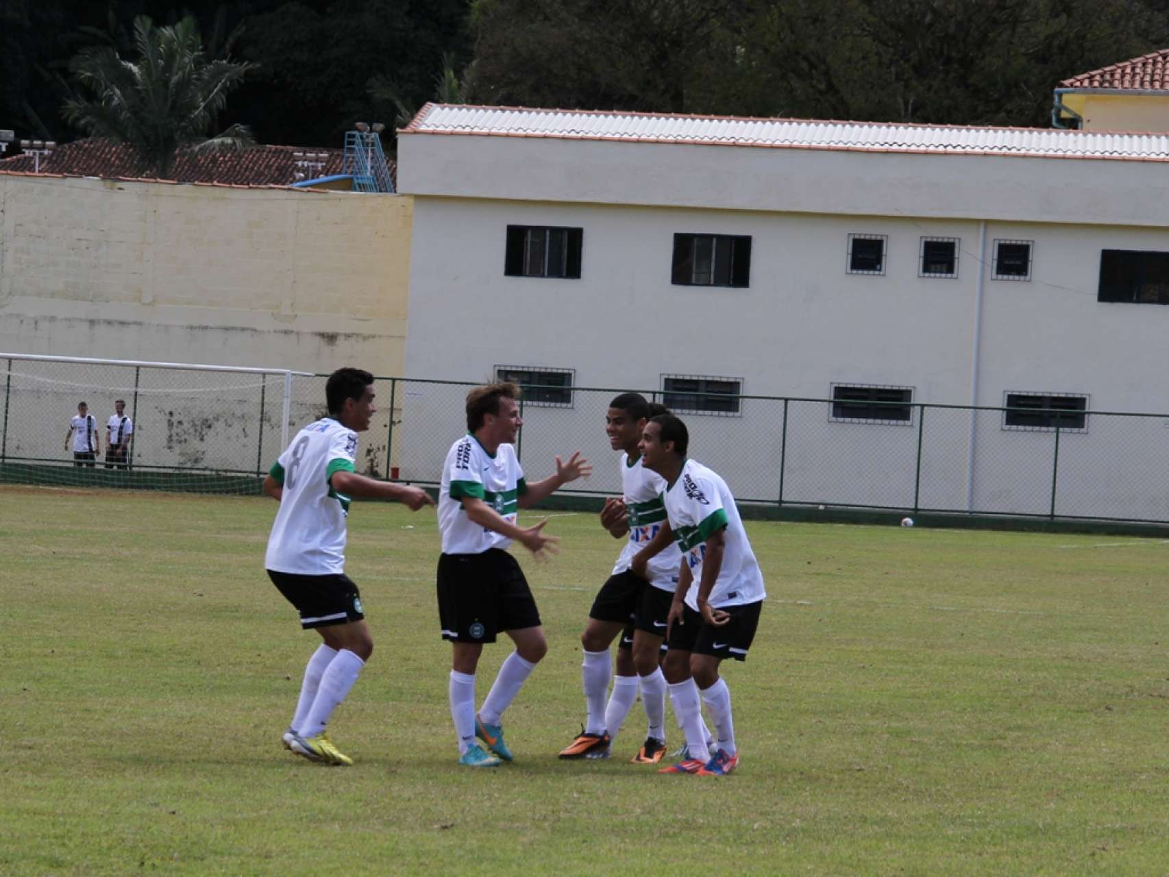 Coxa passa pelo Inter na Ta�a BH