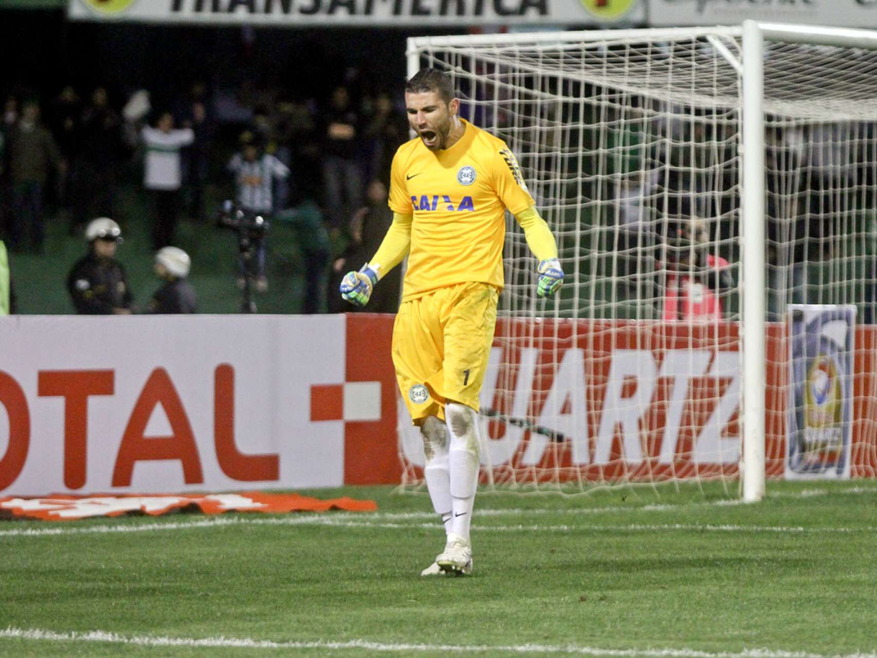 De volta � equipe, Vanderlei faz hist�ria