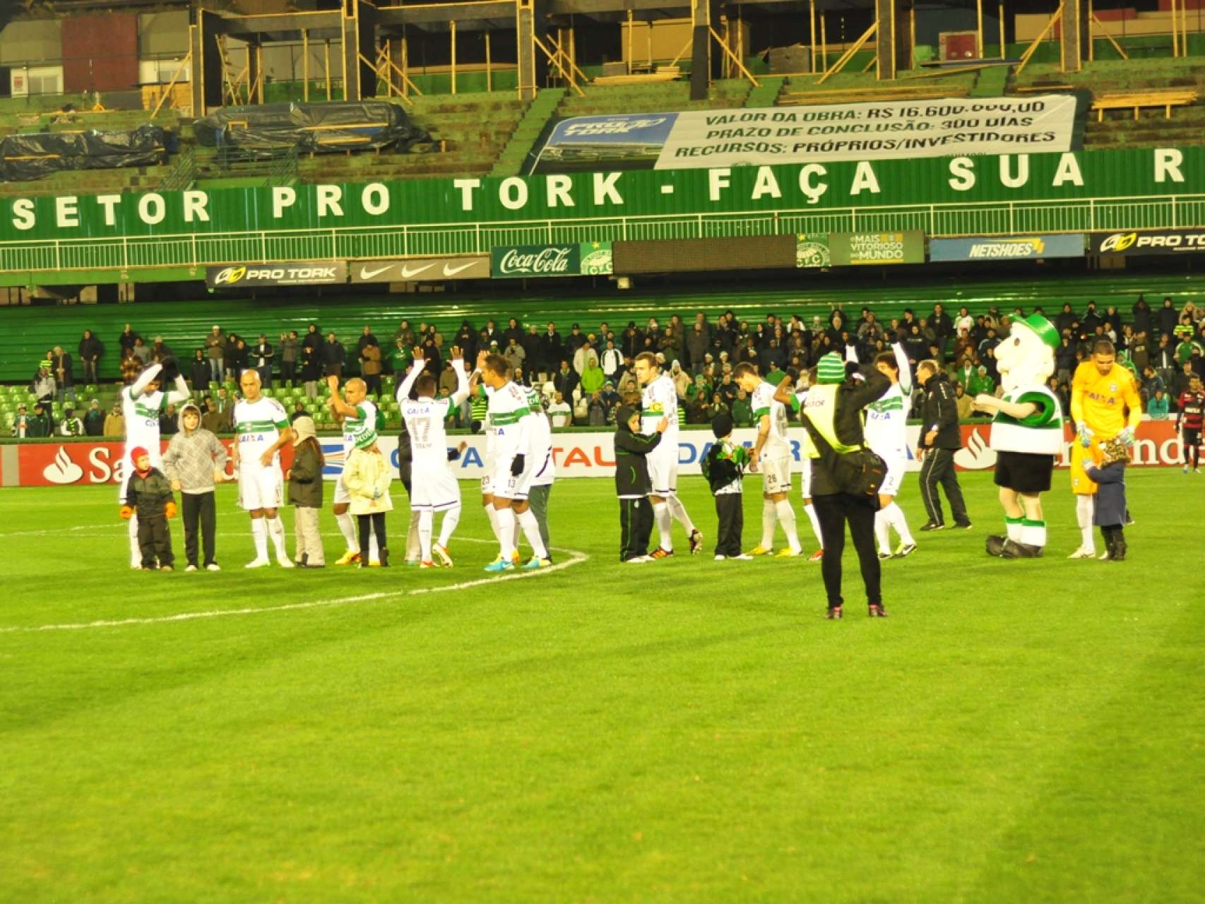 Galeria Coxa: Mascotinhos Coritiba x Vit�ria