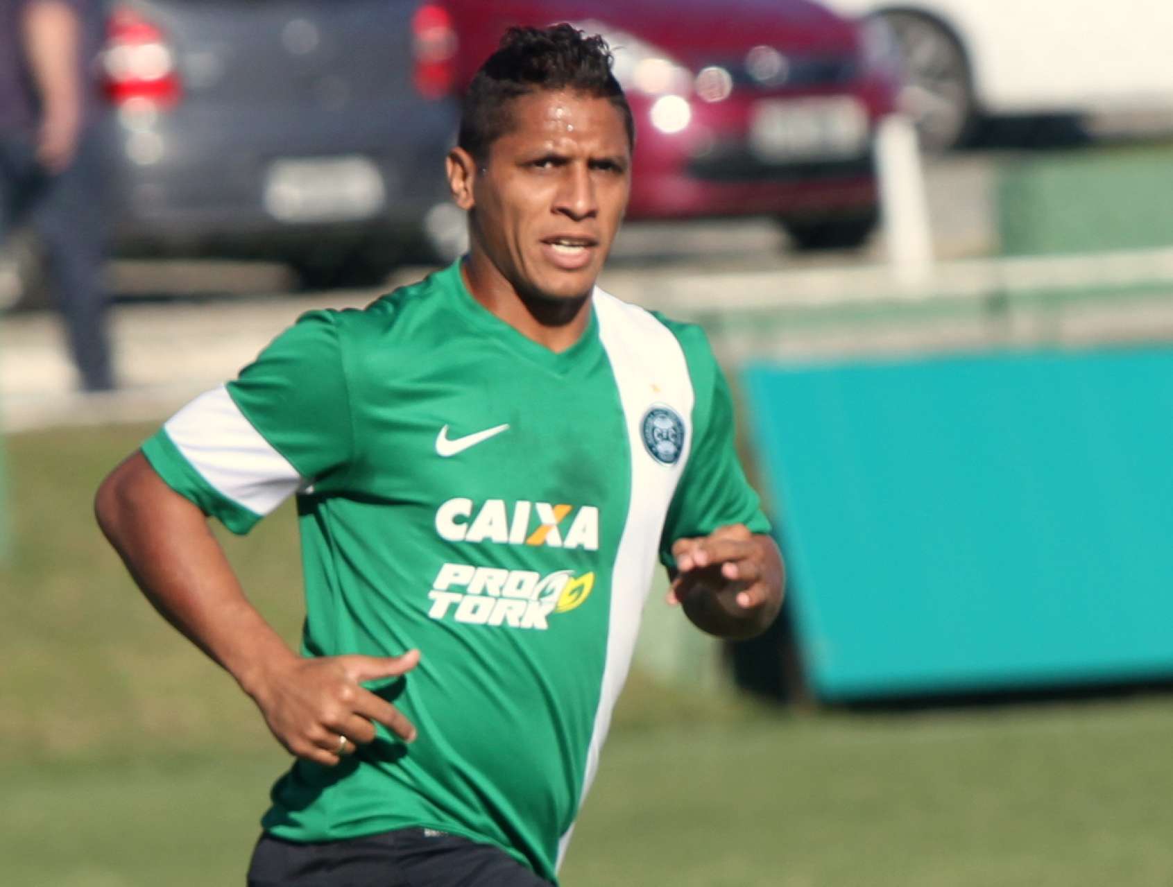 Com nome no BID, Uelliton fica � disposi��o