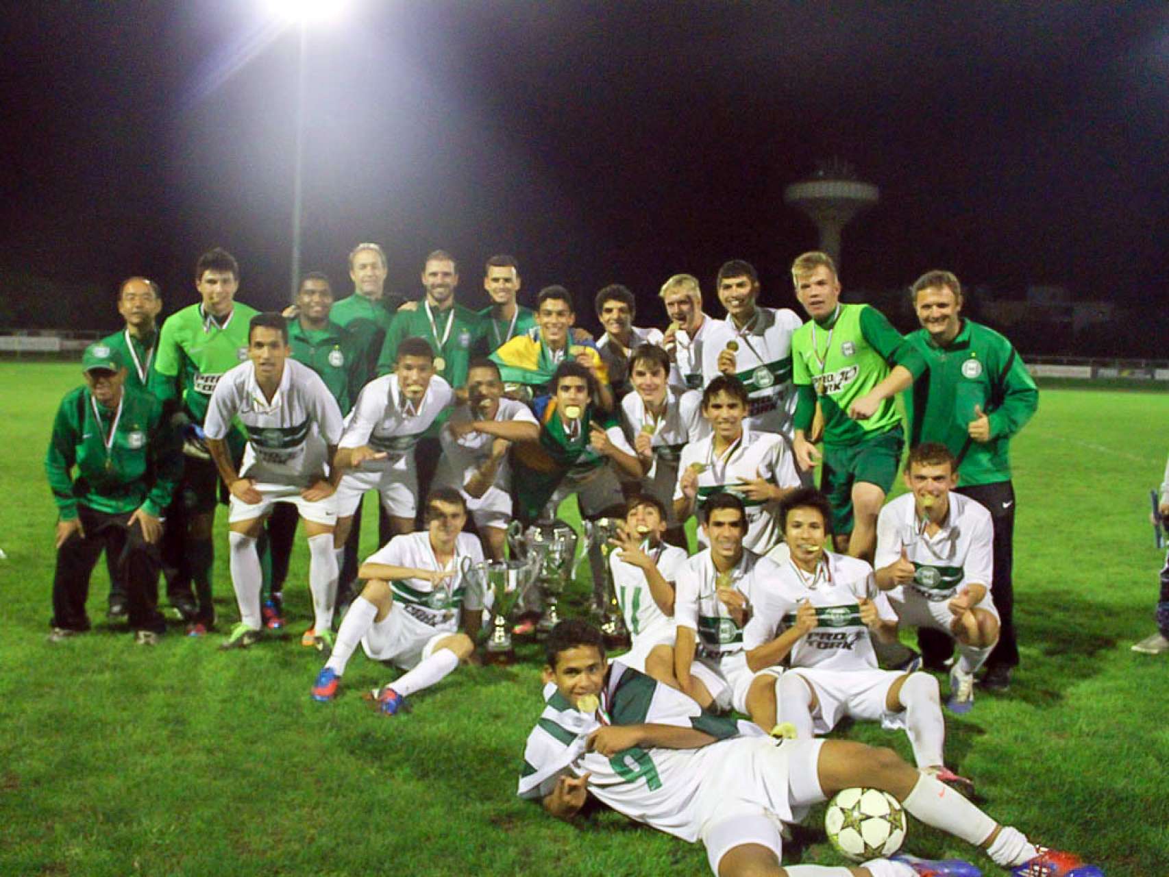 Hist�rico! Coxa Sub-17 conquista Torneio de Gradisca