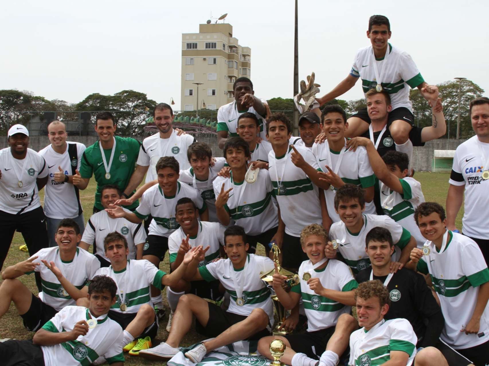 Coxa Sub-17 � campe�o do Paran�!