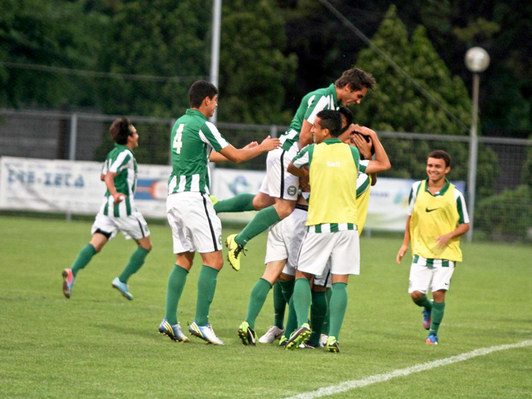 Coxa faz hist�ria e est� na final do Torneio de Gradisca