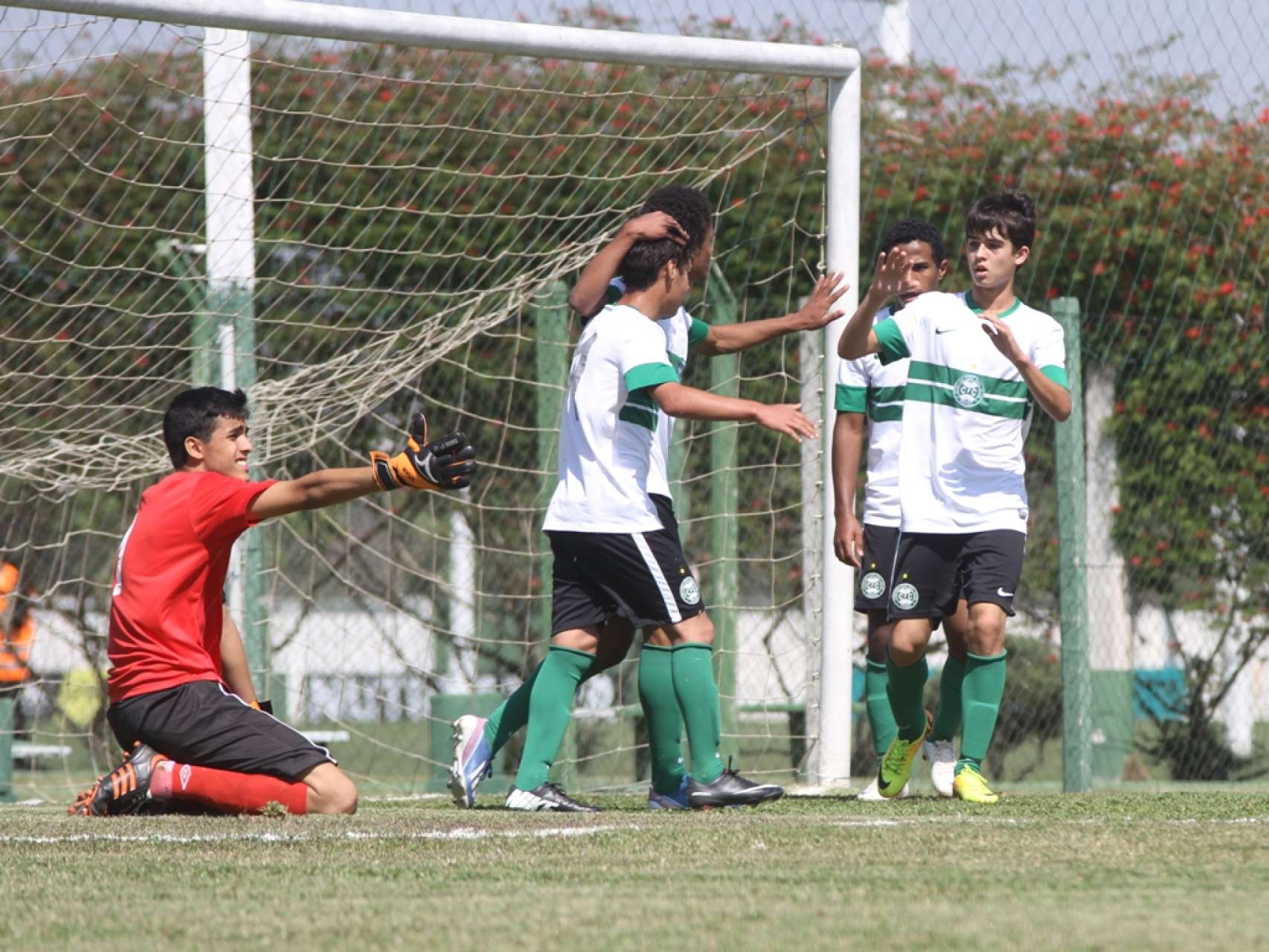 Sub-15 est� na final do estadual