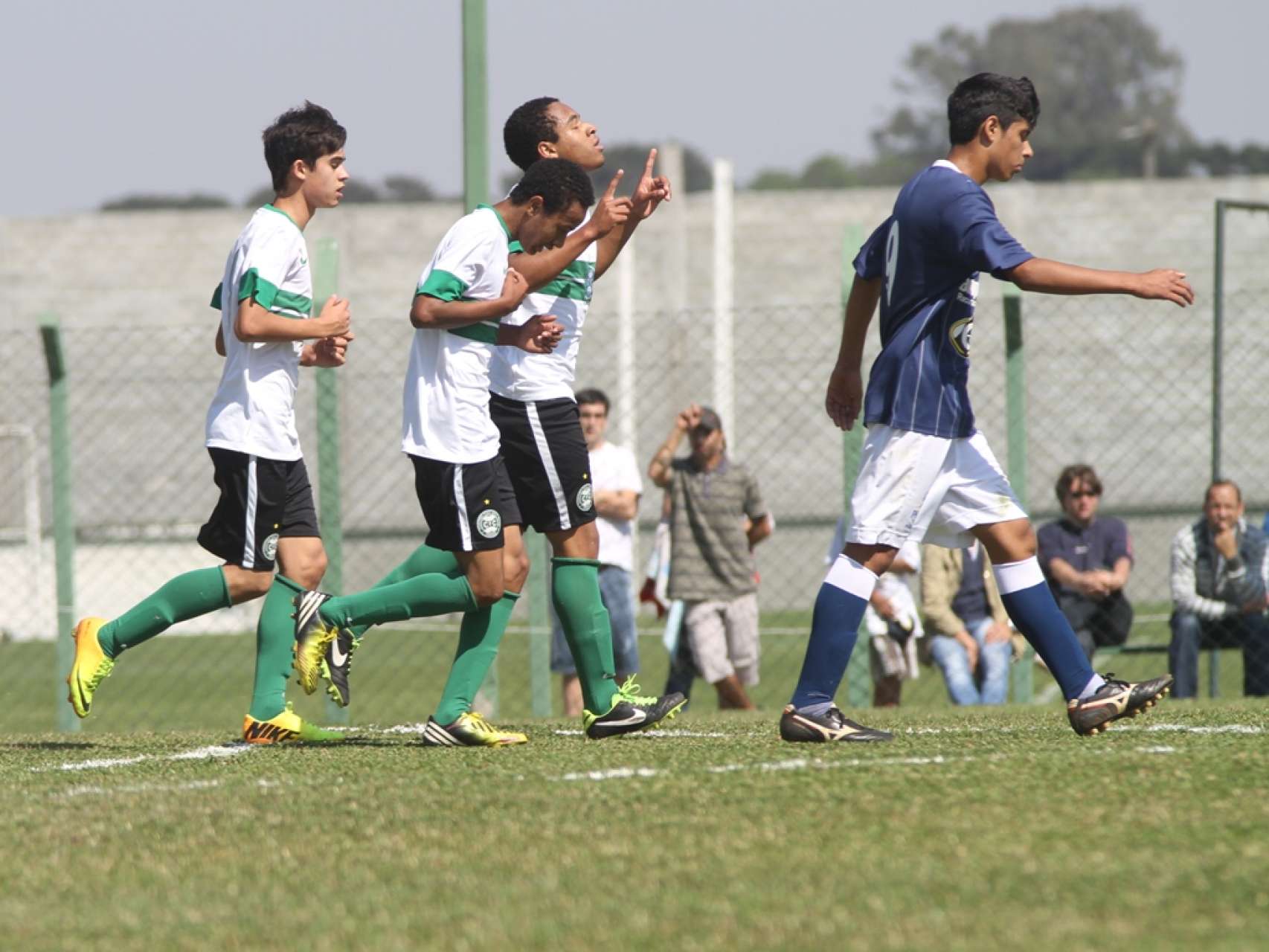 Sub-15 faz Atle-Tiba na decis�o do estadual