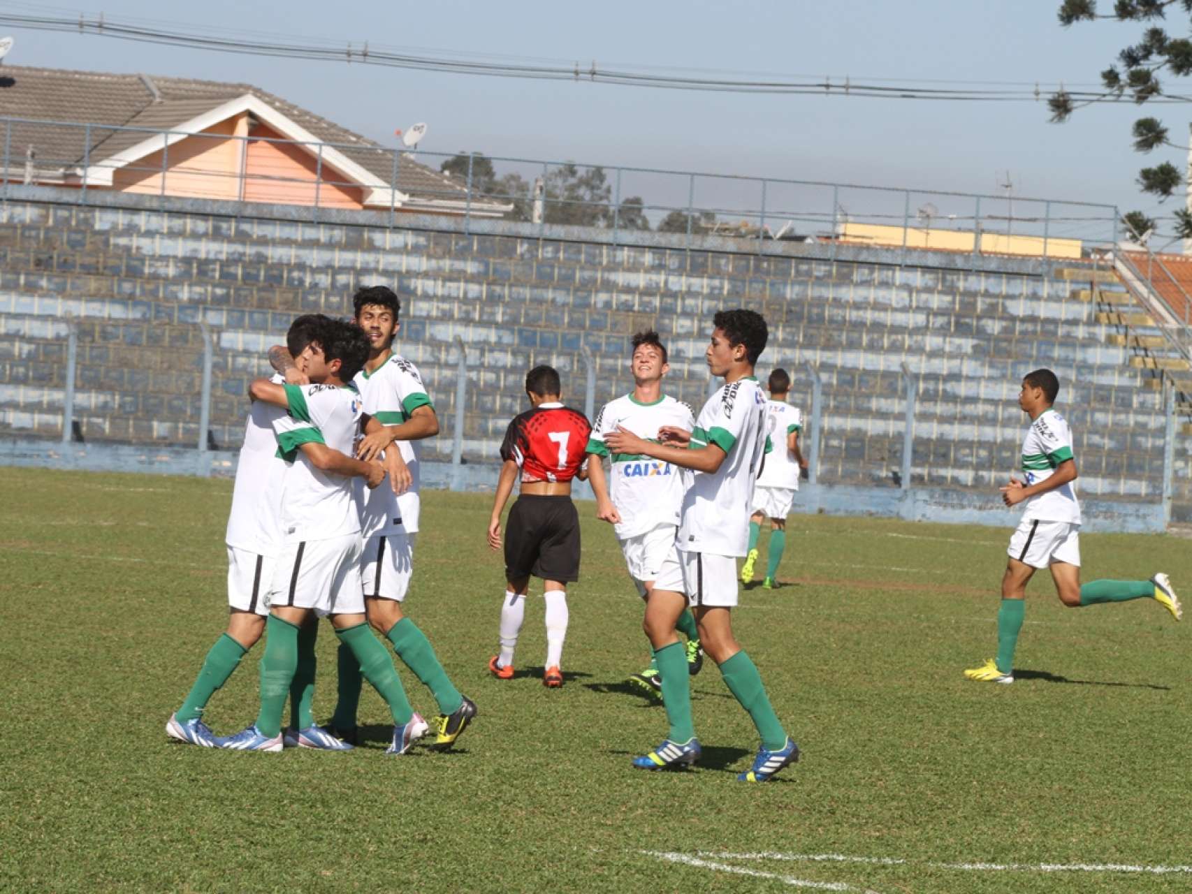 Galeria Coxa: Sub-18 vence o S�o Jos�