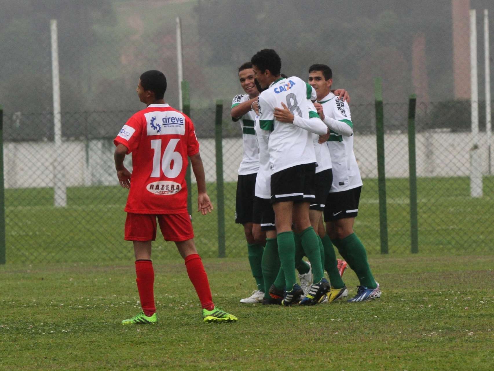 Galeria Coxa: Sub-18 goleia no estadual