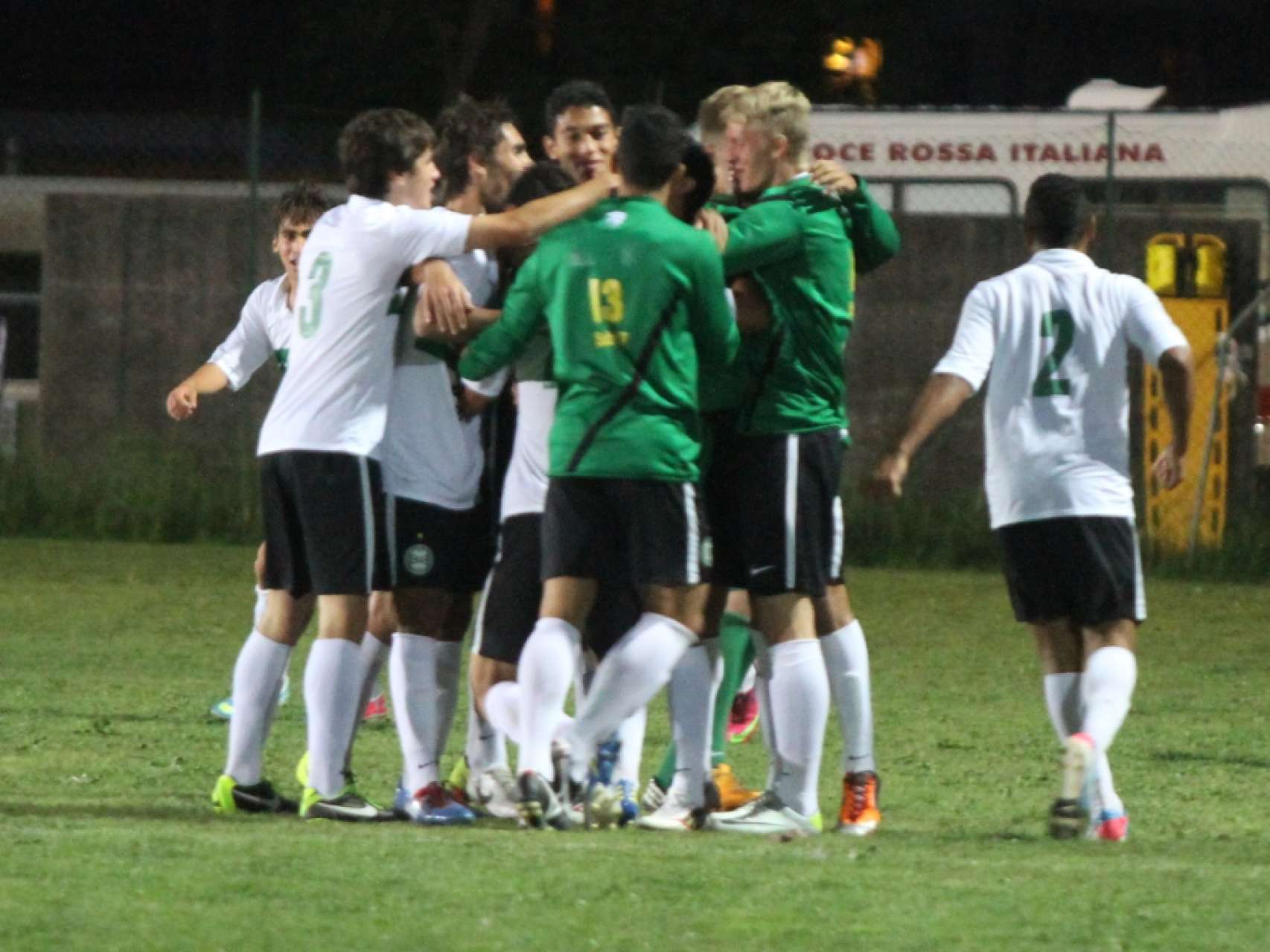 Coxa Sub-17 avan�a no Torneio de Gradisca