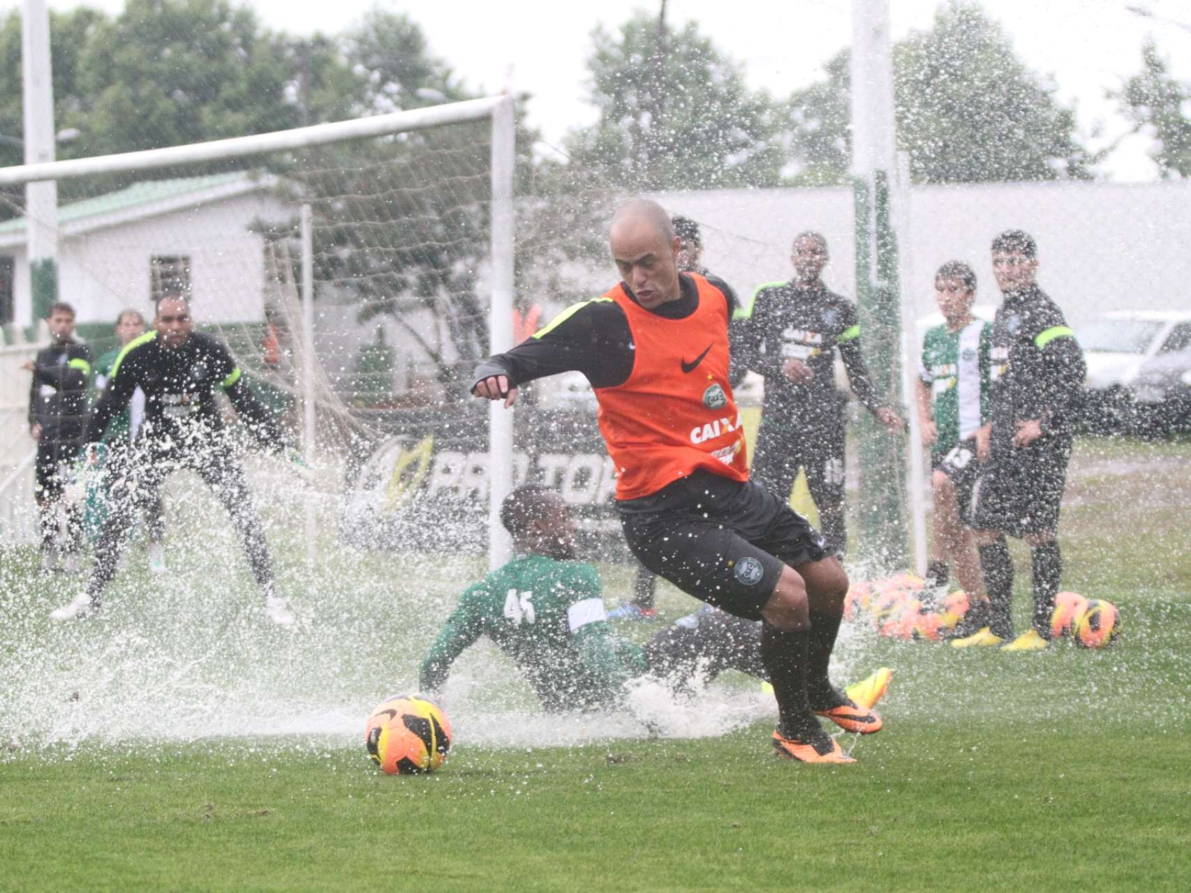 Galeria Coxa: treinamento no CT