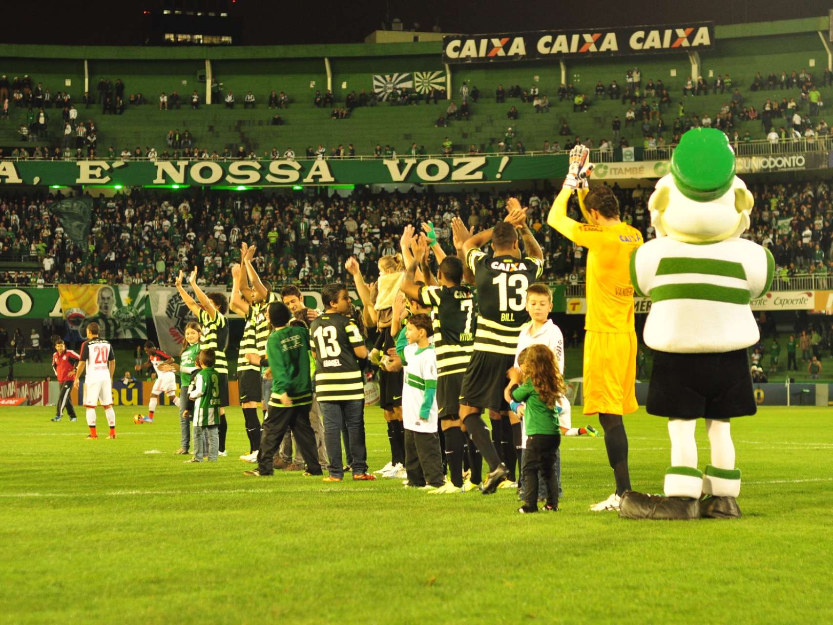 Mascotinhos para Coritiba x Santos