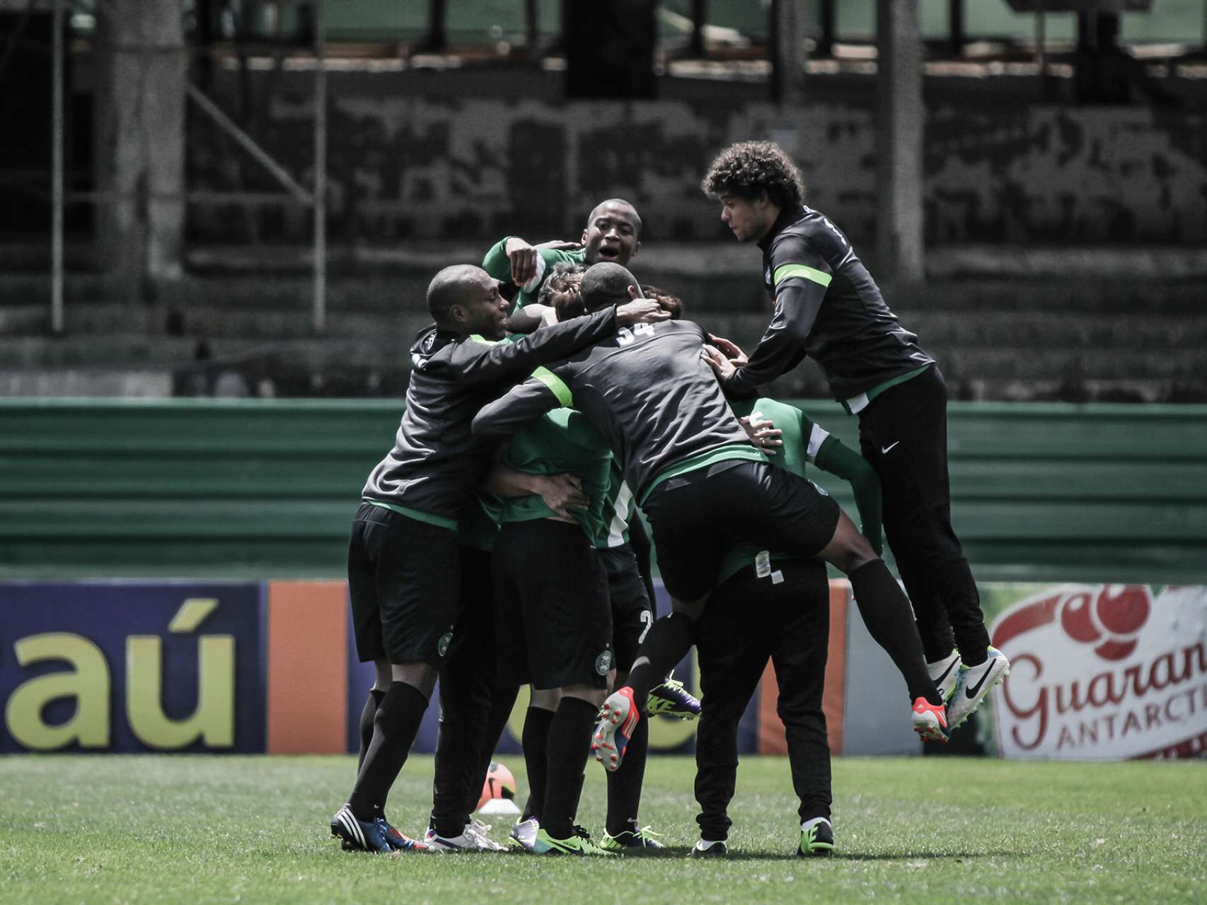 Coxa preparado para enfrentar o Santos