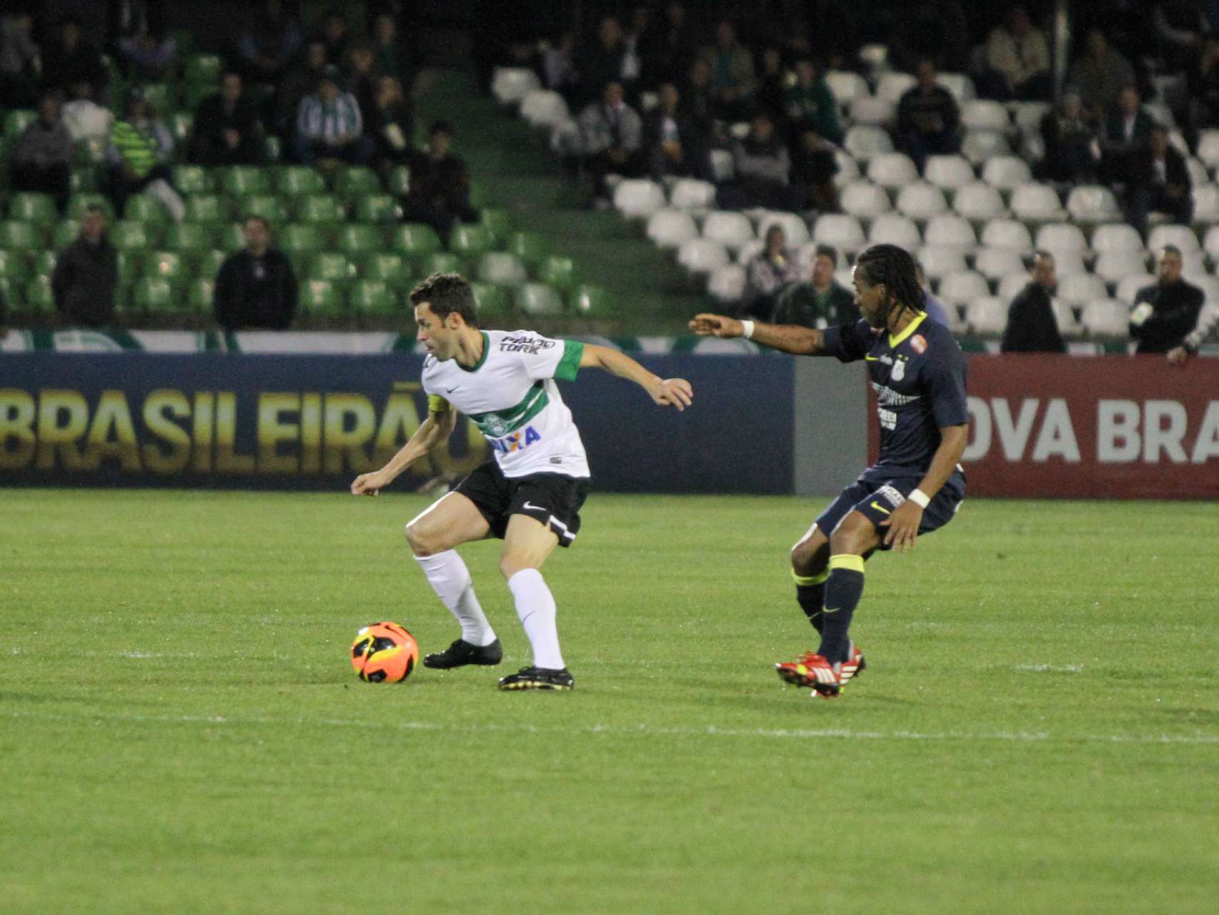 Lincoln faz hist�ria em 100 jogos pelo Coxa