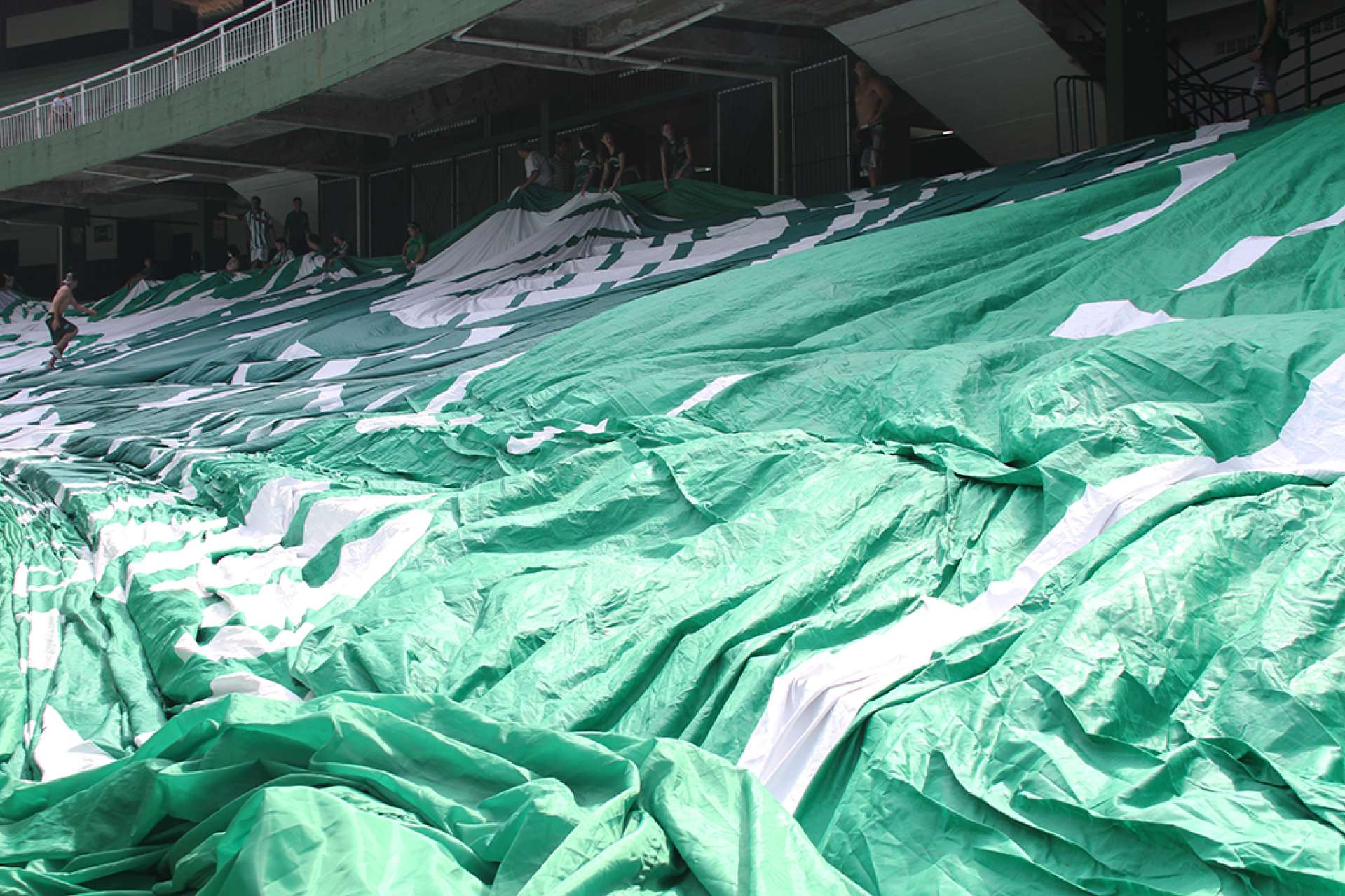 Torcida estreia bandeir�o neste domingo