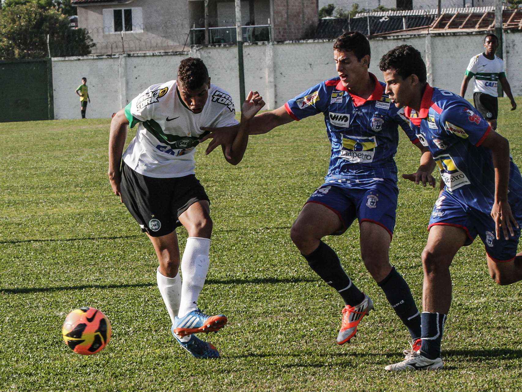 Sub-18 vence Cianorte