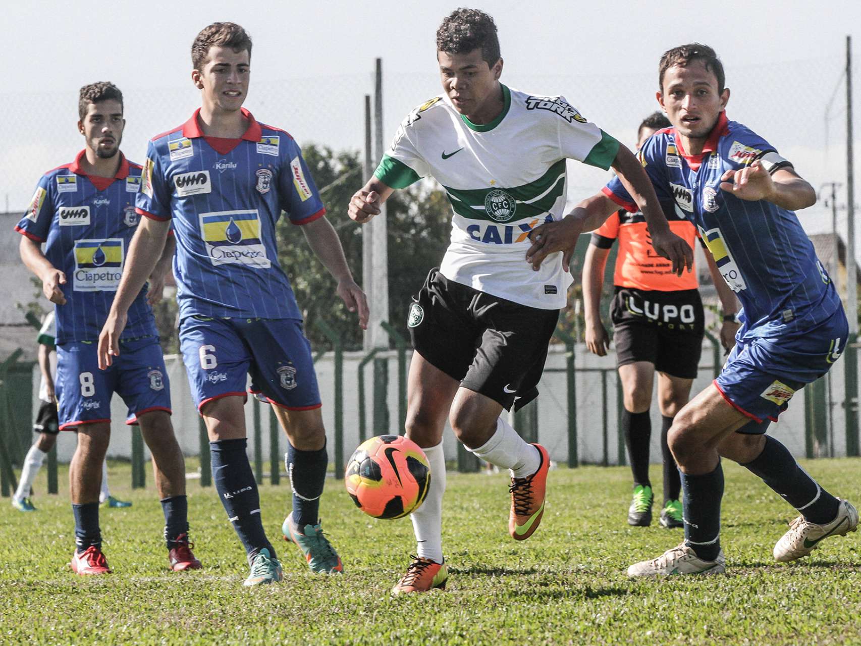 Galeria Coxa: Vit�ria do Sub-18