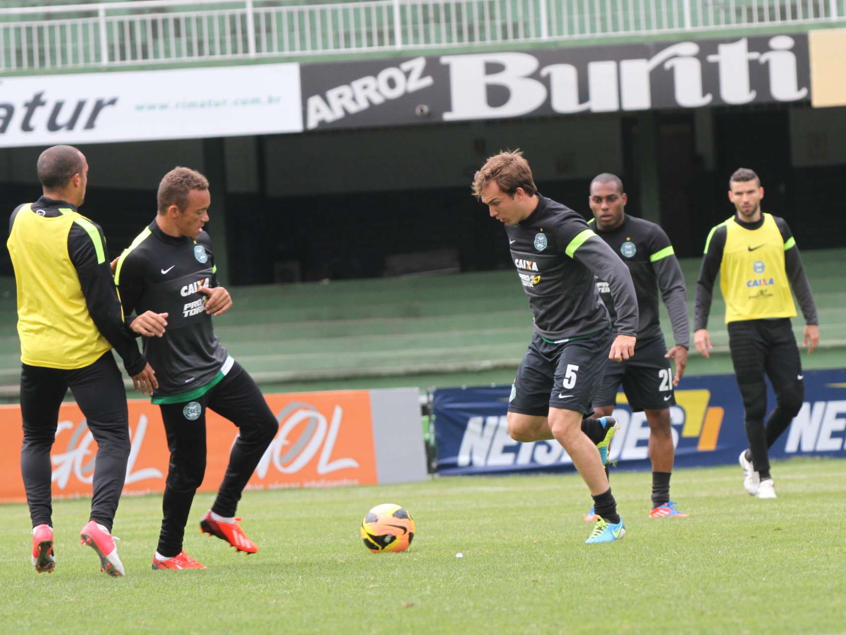 Treino coxa-branca em fotos