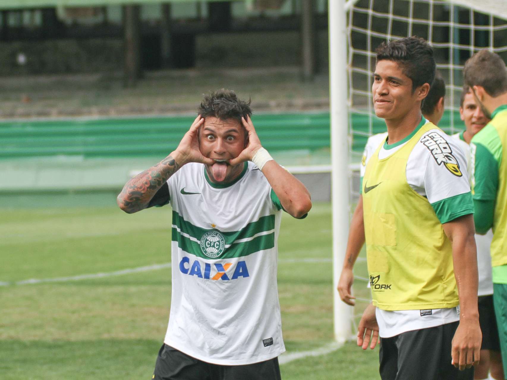 Sub-20 mais perto do t�tulo