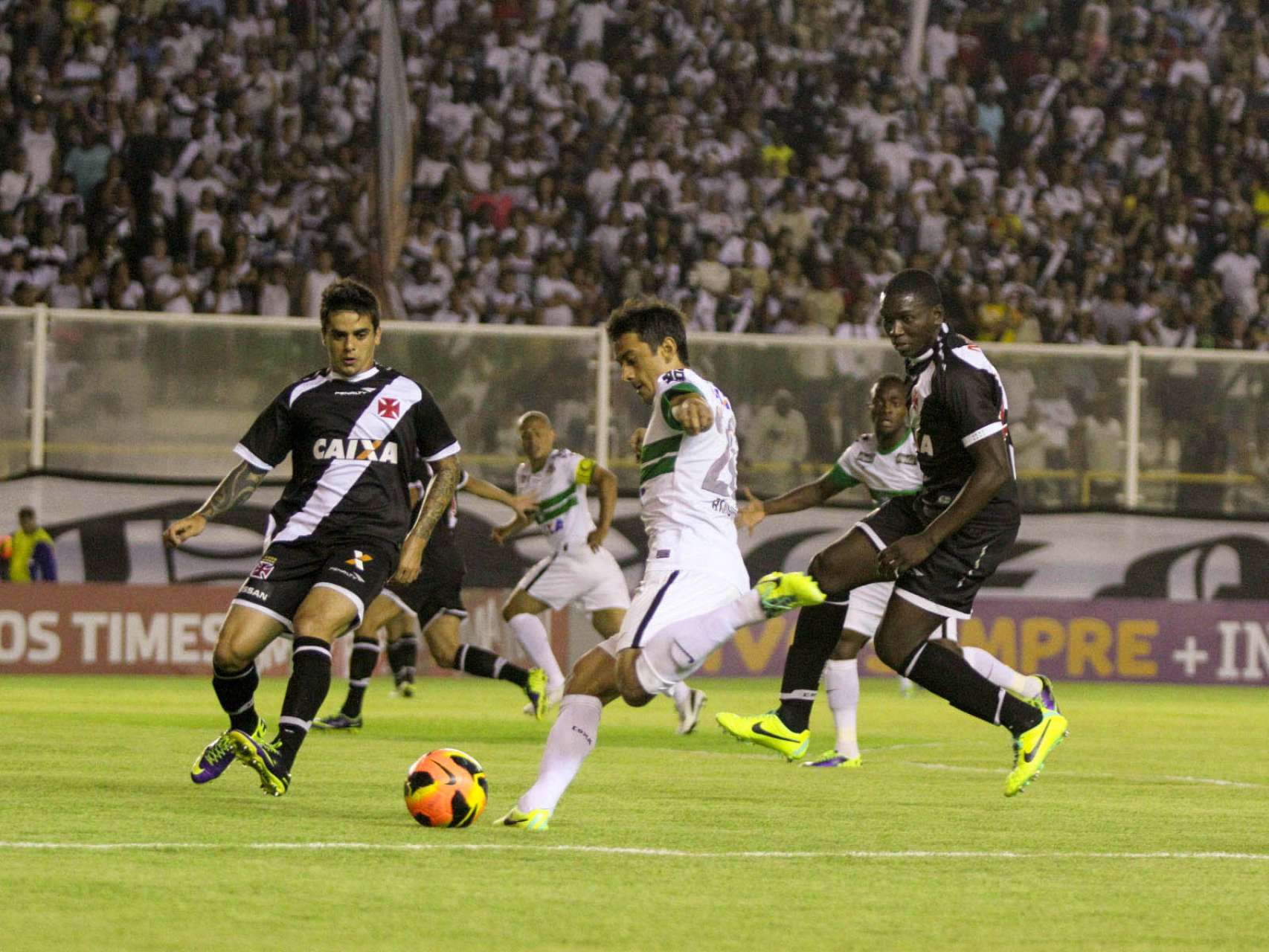 Coxa perde para o Vasco