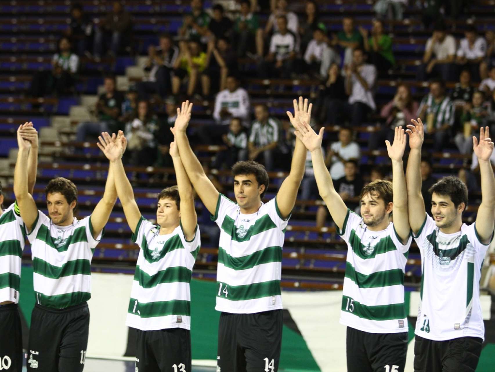 No Tarum�, Coxa Futsal goleia o Itaipul�ndia