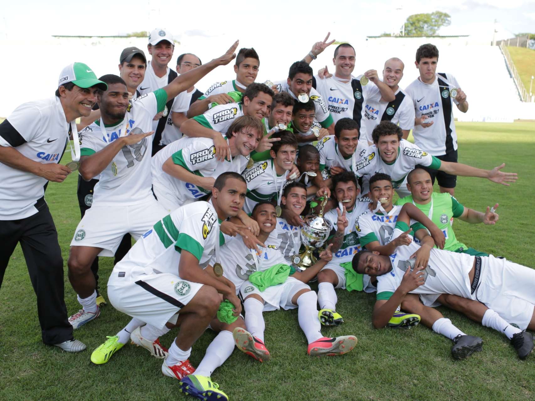 Coxa � bicampe�o paranaense sub-20