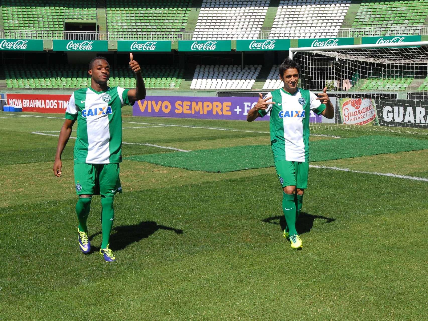 A nova camisa coxa-branca