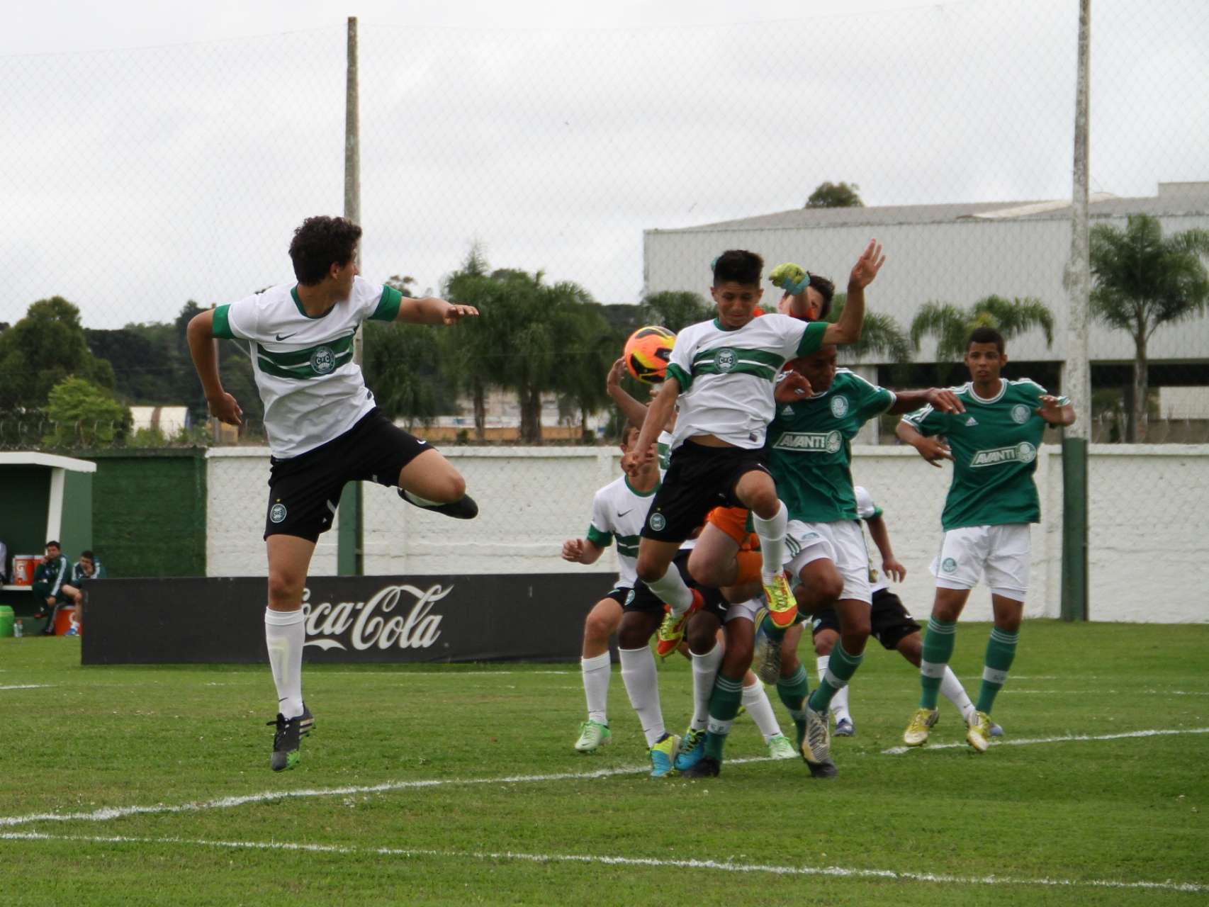 Coxa Sub-15 conhece advers�rios