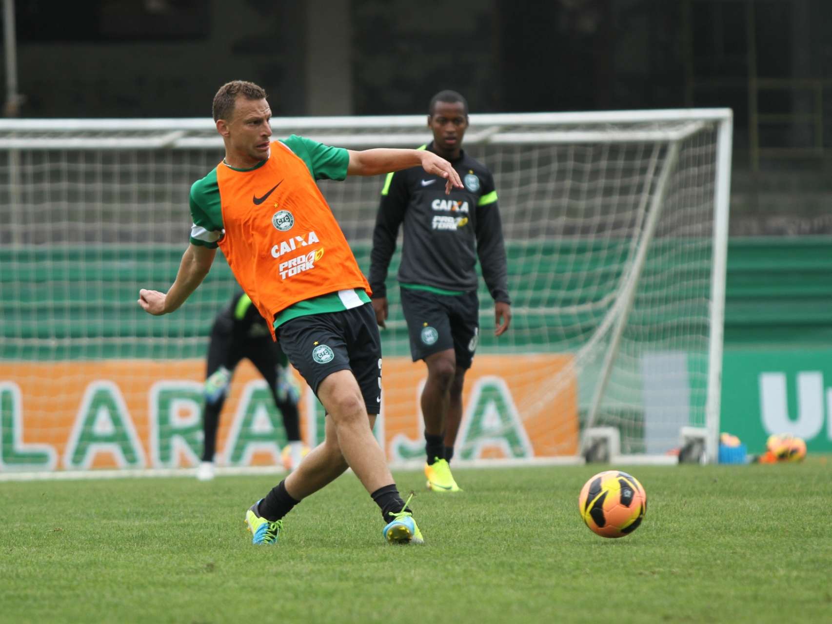 Coxa fecha semana de treino