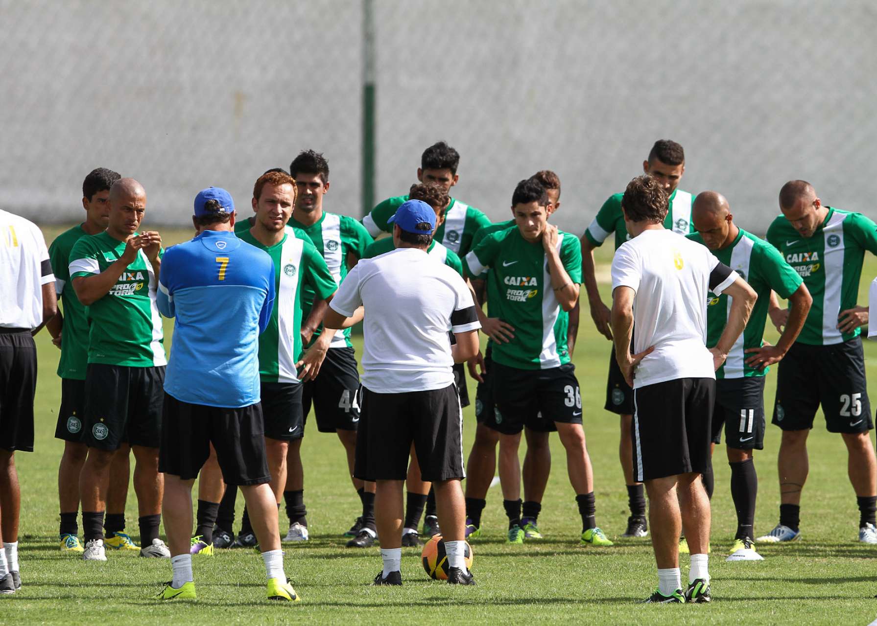 Galeria Coxa: treino no CT