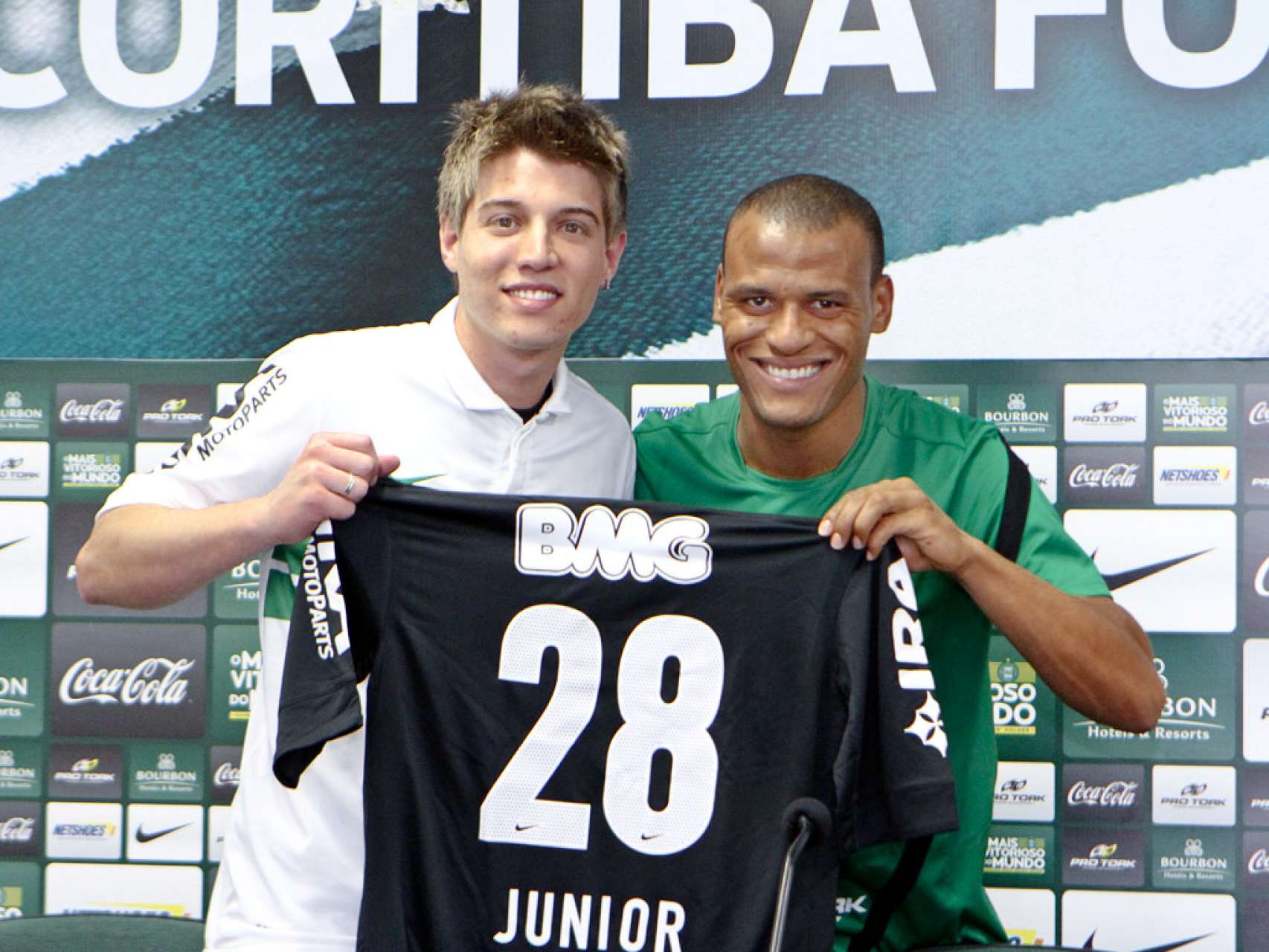 S�cio coxa branca comemora anivers�rio de forma especial     