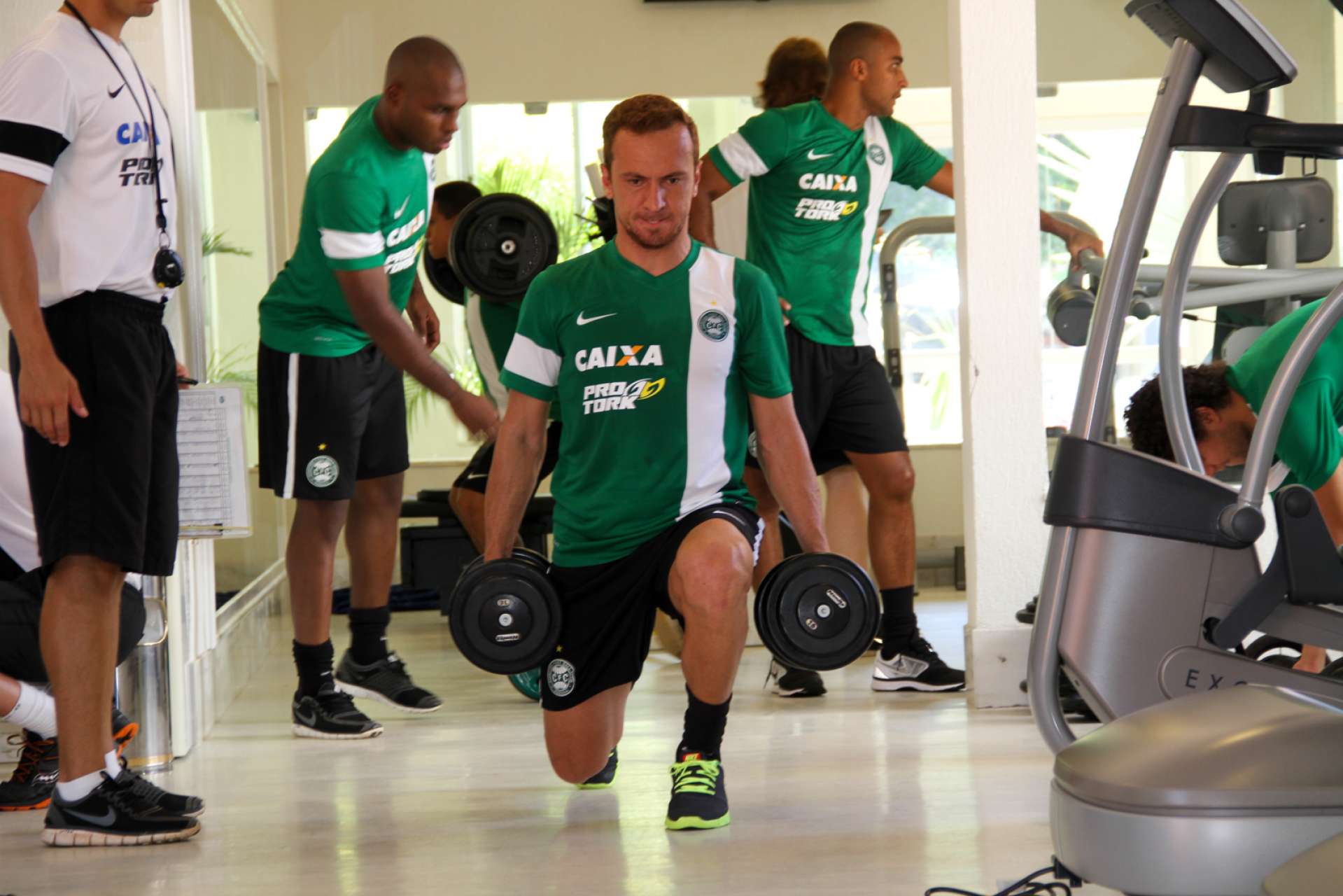 Galeria Coxa: treino f�sico em Foz