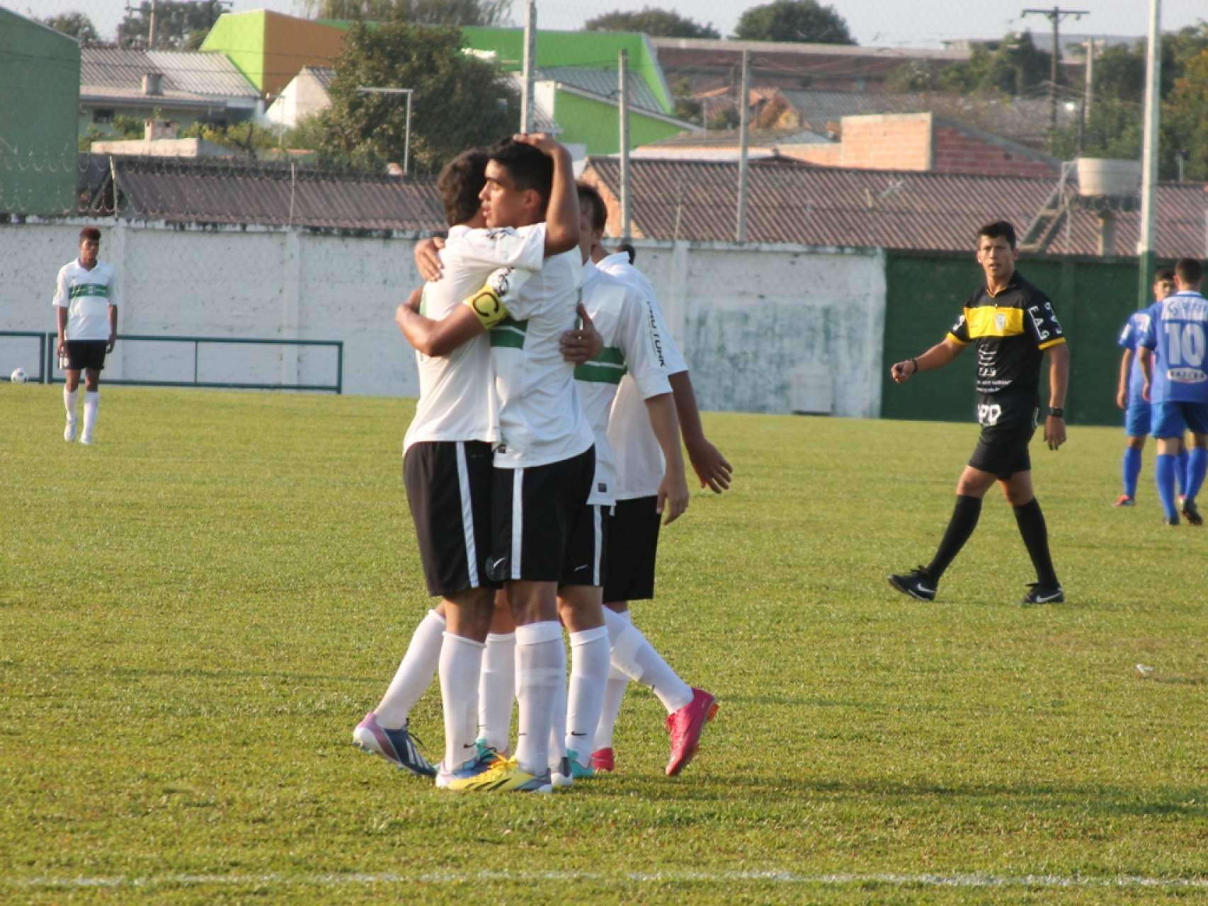 Galeria Coxa: estreia com o p� direito
