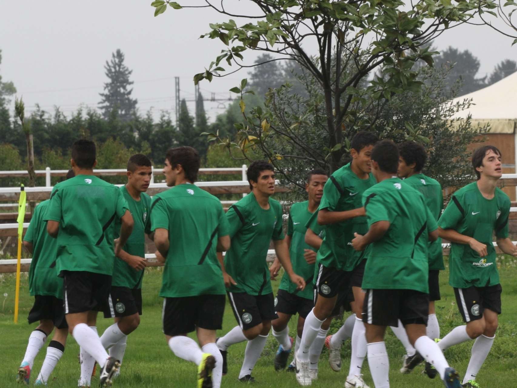 Coxa Sub-17 treina na It�lia