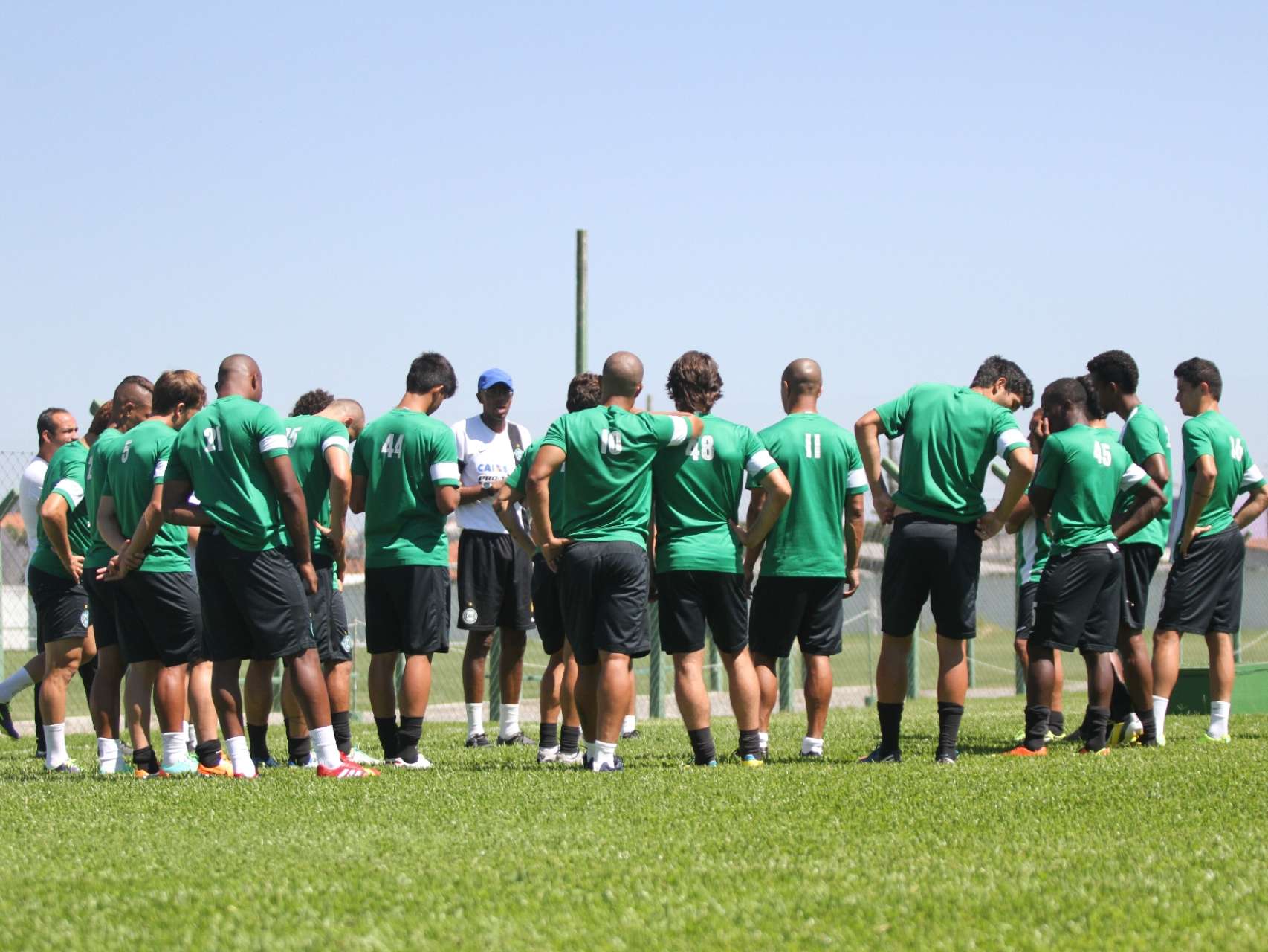 Galeria Coxa: grupos treinam no CT