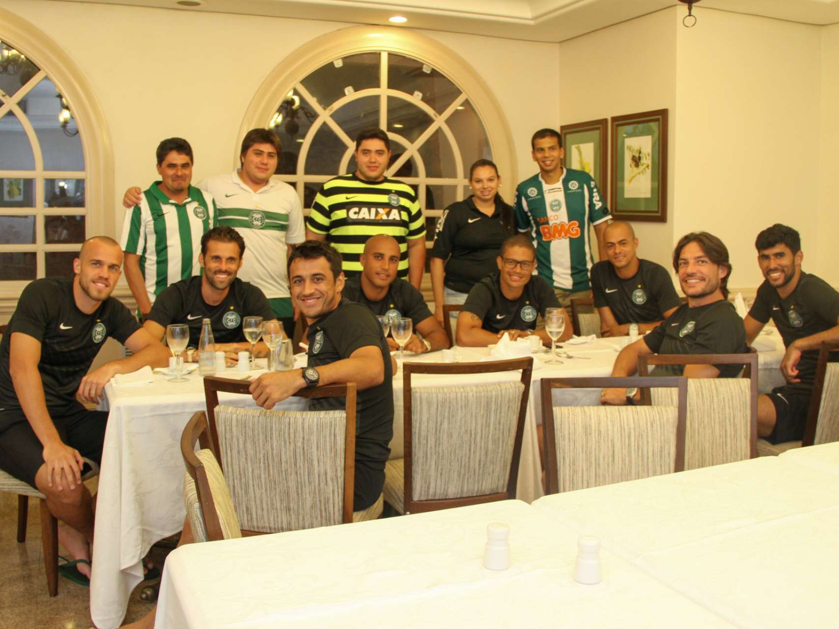 Fim de semana coxa-branca