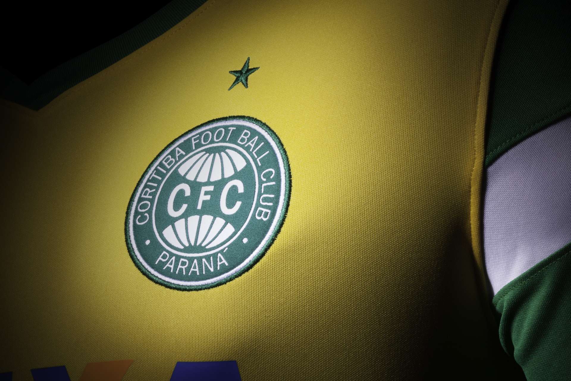 Coxa estreia novo uniforme na sexta