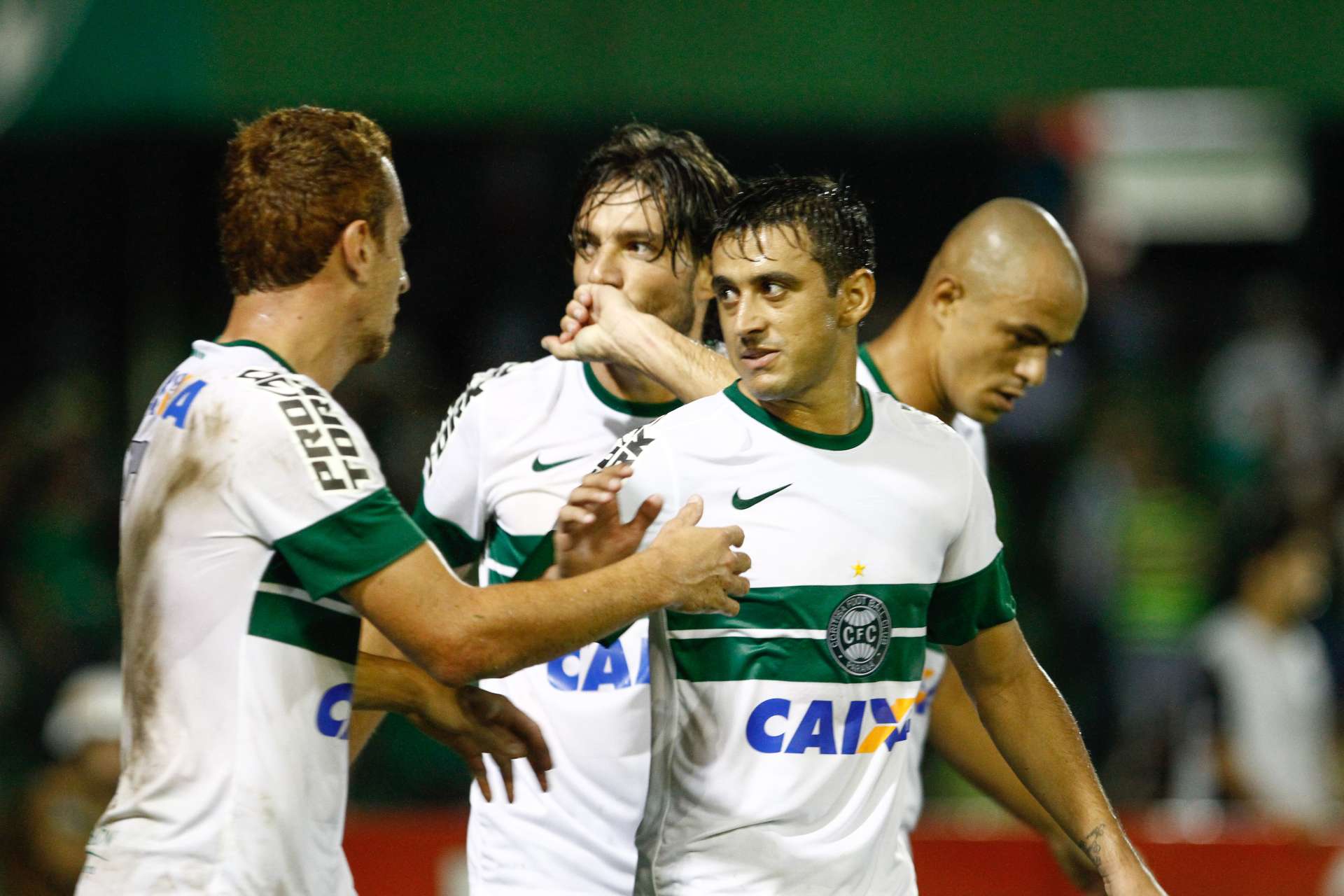 Coxa empata no Couto